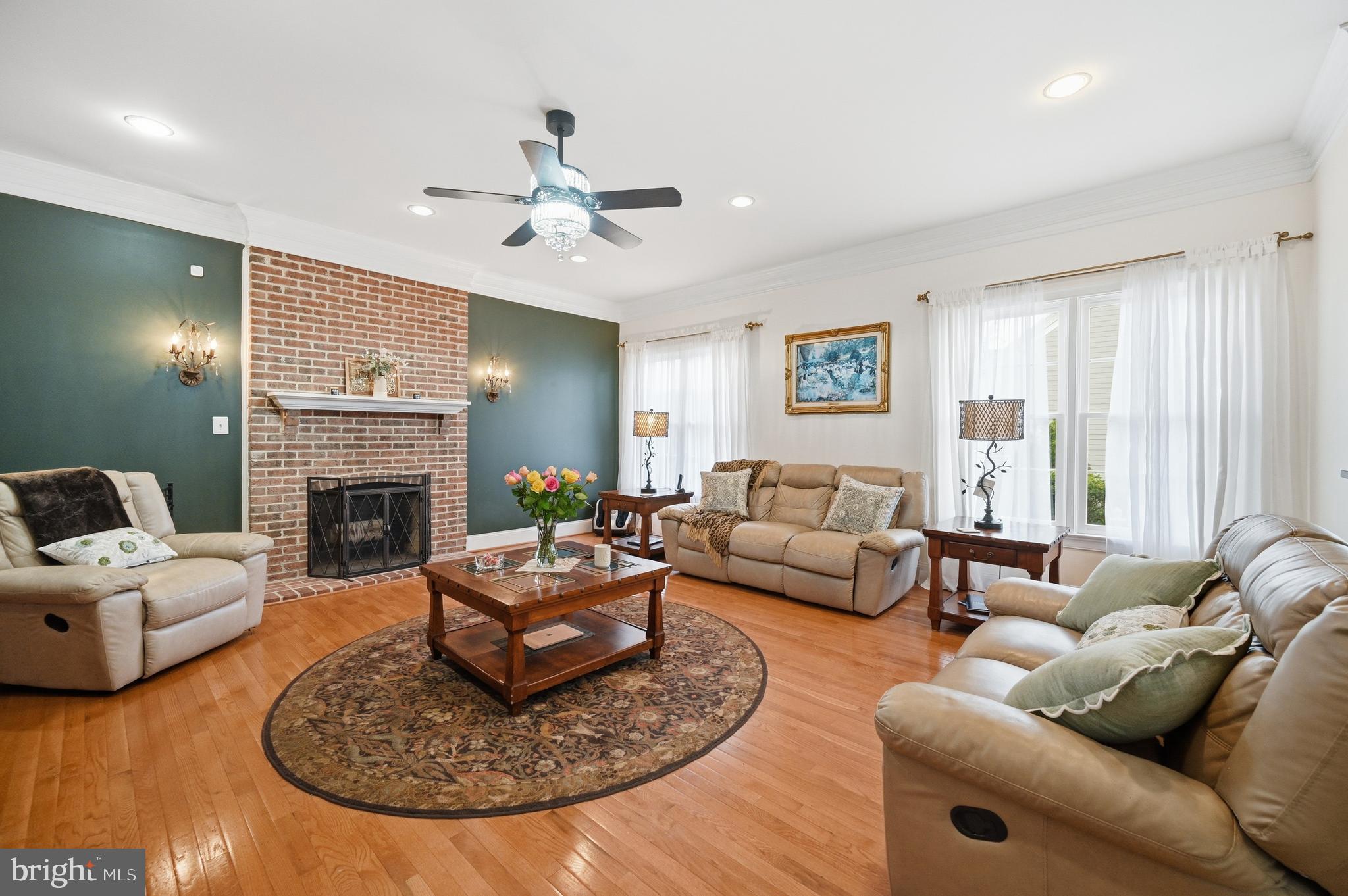 RIVER FALLS - Residential