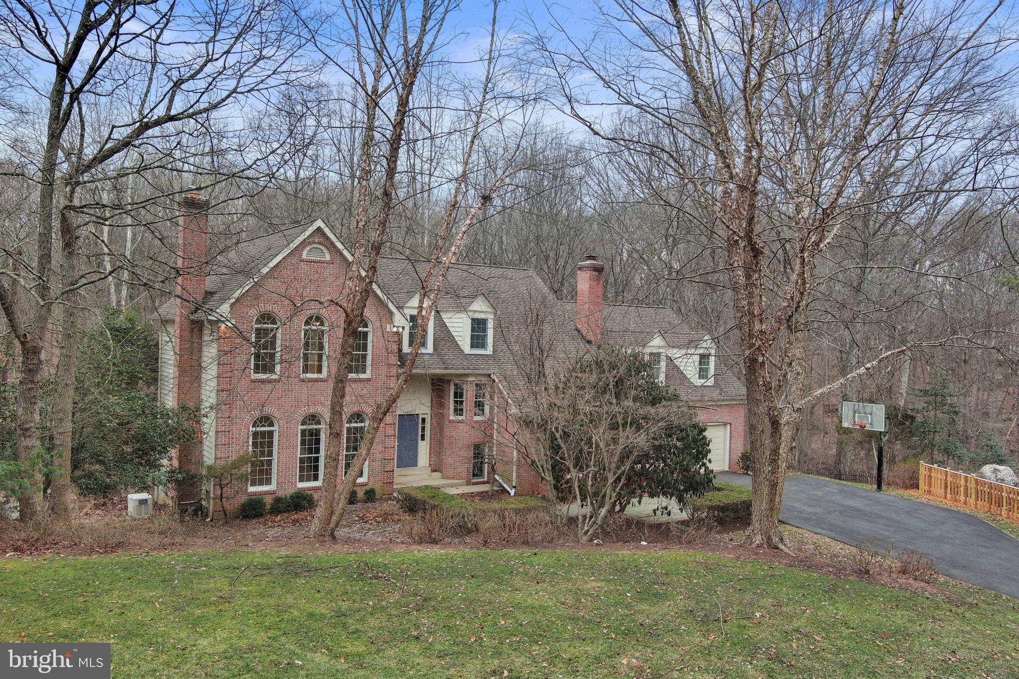 OAKTON MILL ESTATES - Residential