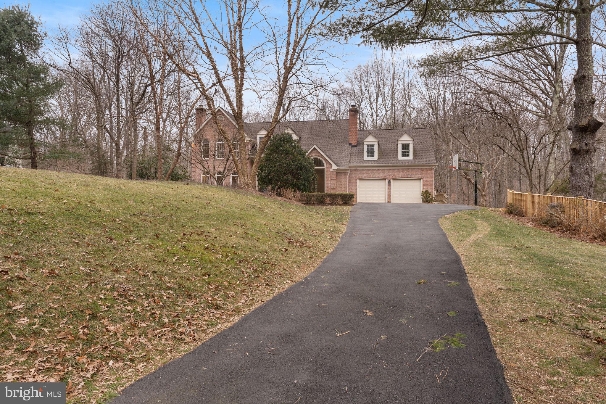 OAKTON MILL ESTATES - Residential