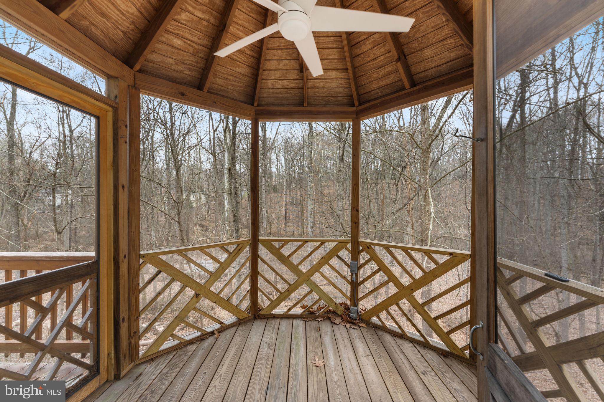 OAKTON MILL ESTATES - Residential