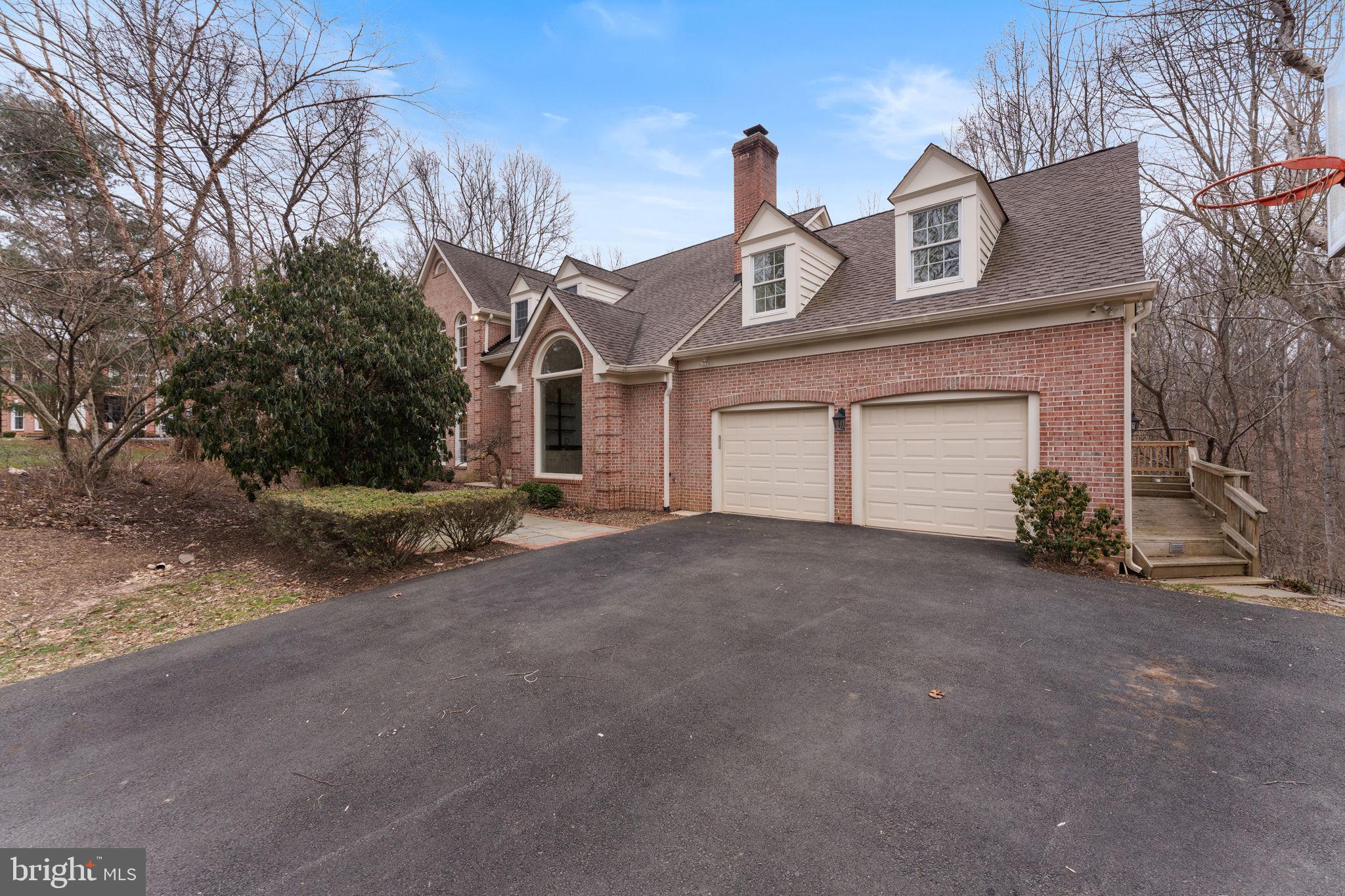 OAKTON MILL ESTATES - Residential
