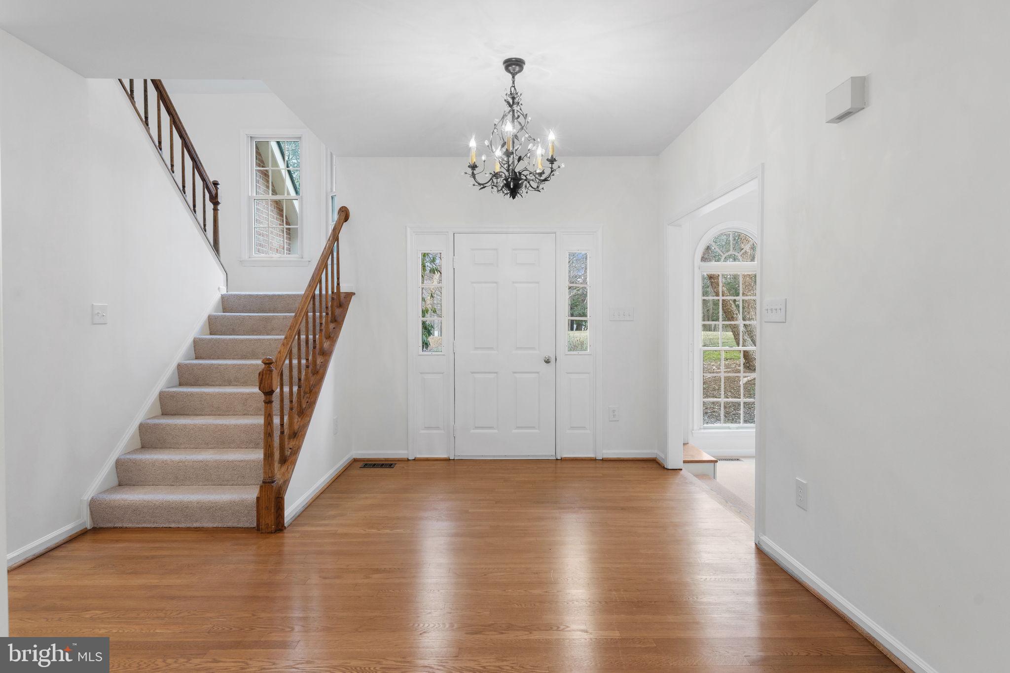 OAKTON MILL ESTATES - Residential