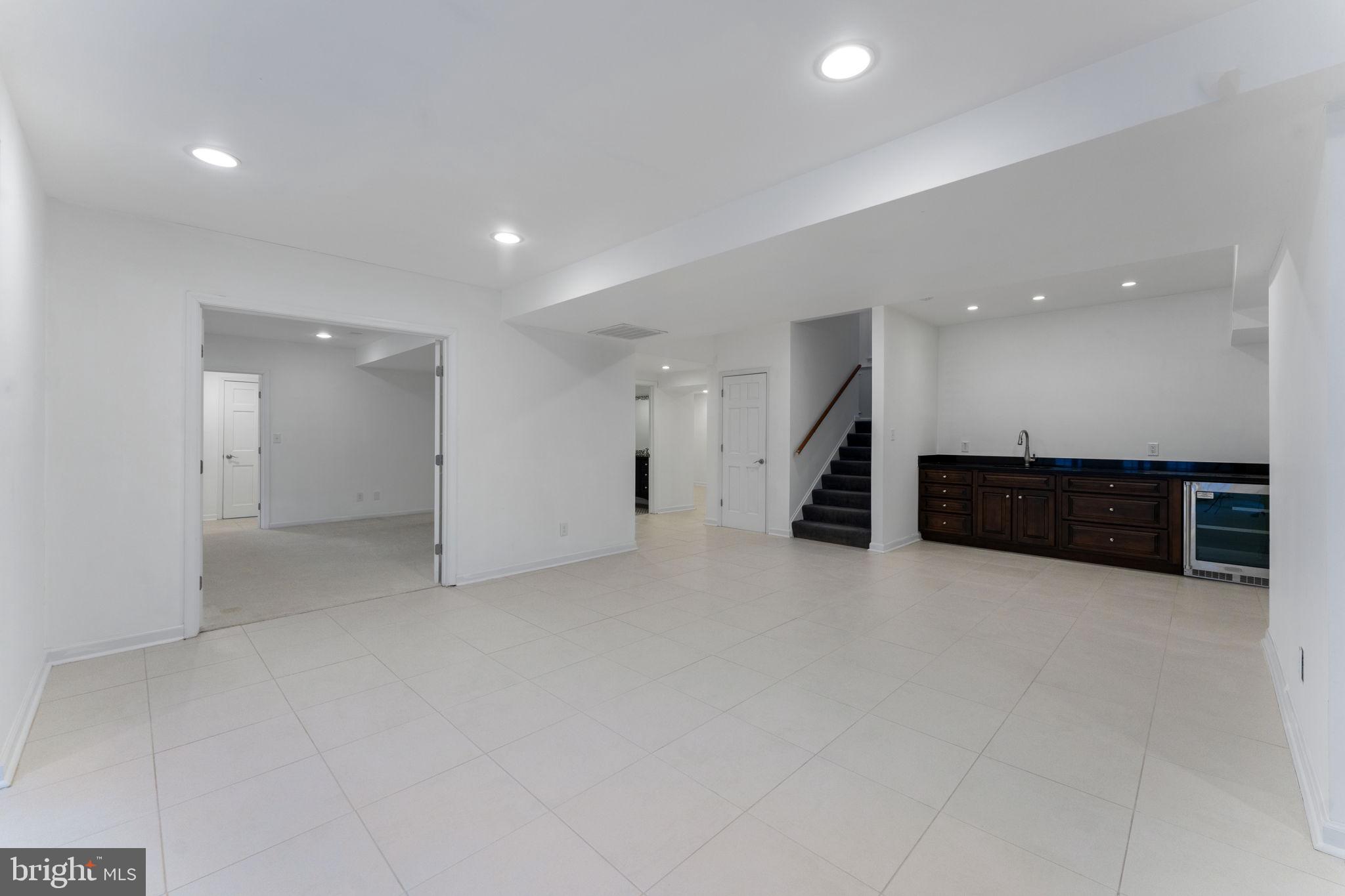 OAKTON MILL ESTATES - Residential