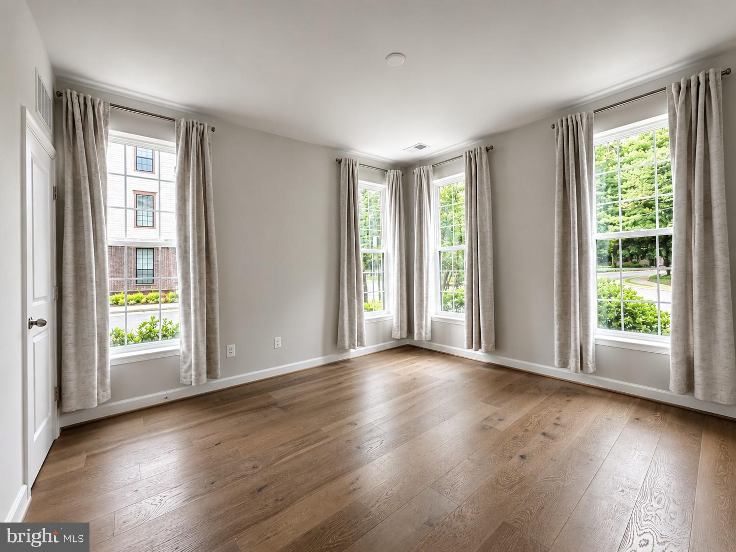 ENCLAVE AT FAIR LAKES - Residential