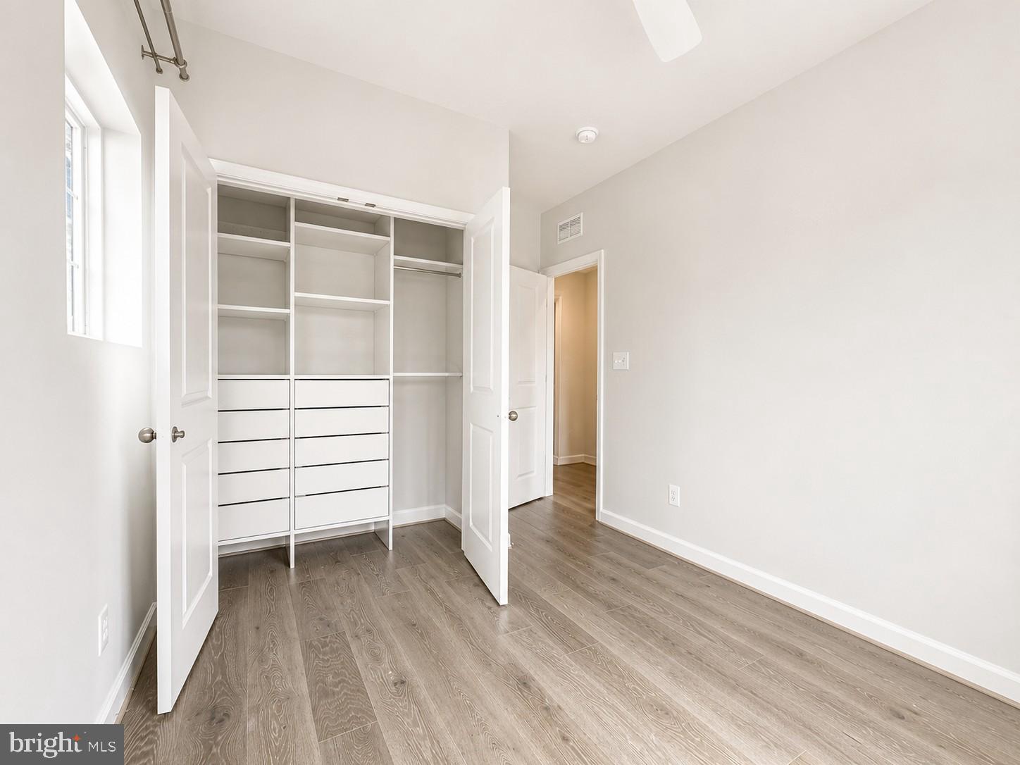 ENCLAVE AT FAIR LAKES - Residential