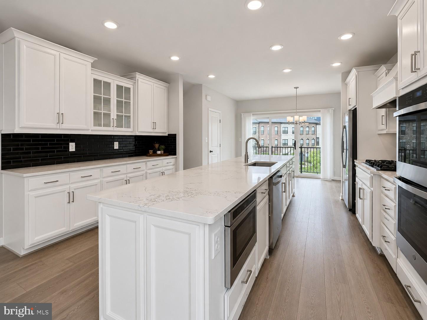 ENCLAVE AT FAIR LAKES - Residential