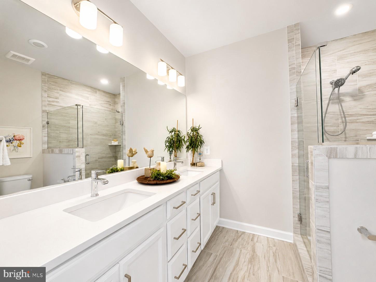 ENCLAVE AT FAIR LAKES - Residential