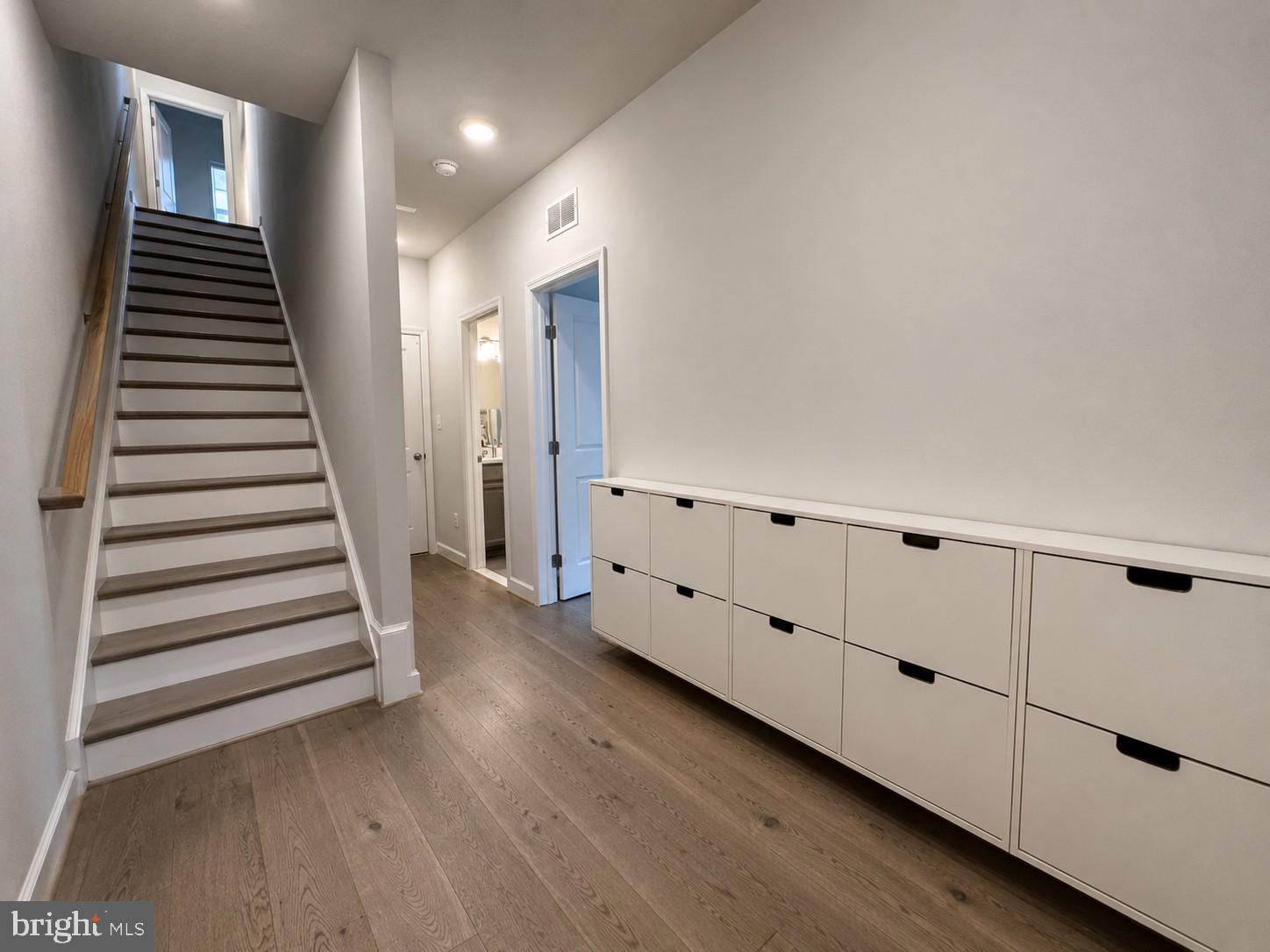 ENCLAVE AT FAIR LAKES - Residential