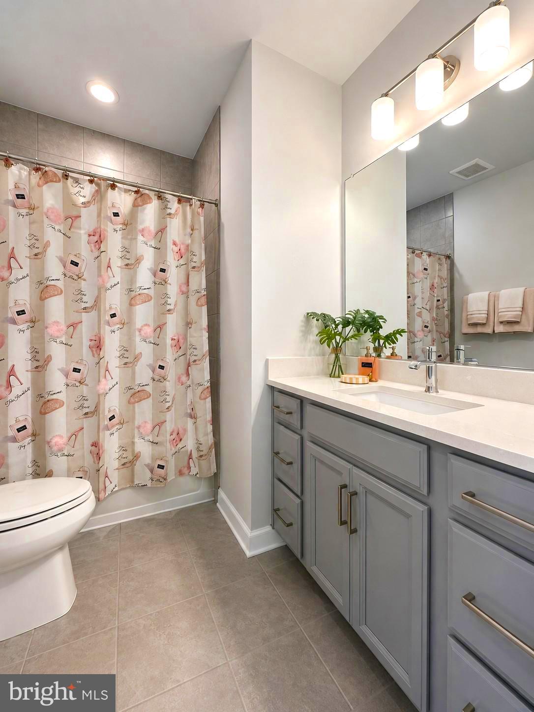 ENCLAVE AT FAIR LAKES - Residential
