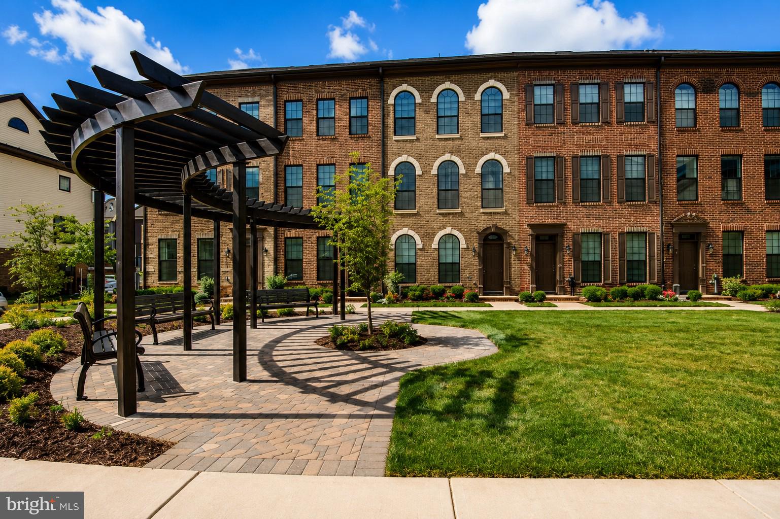 ENCLAVE AT FAIR LAKES - Residential