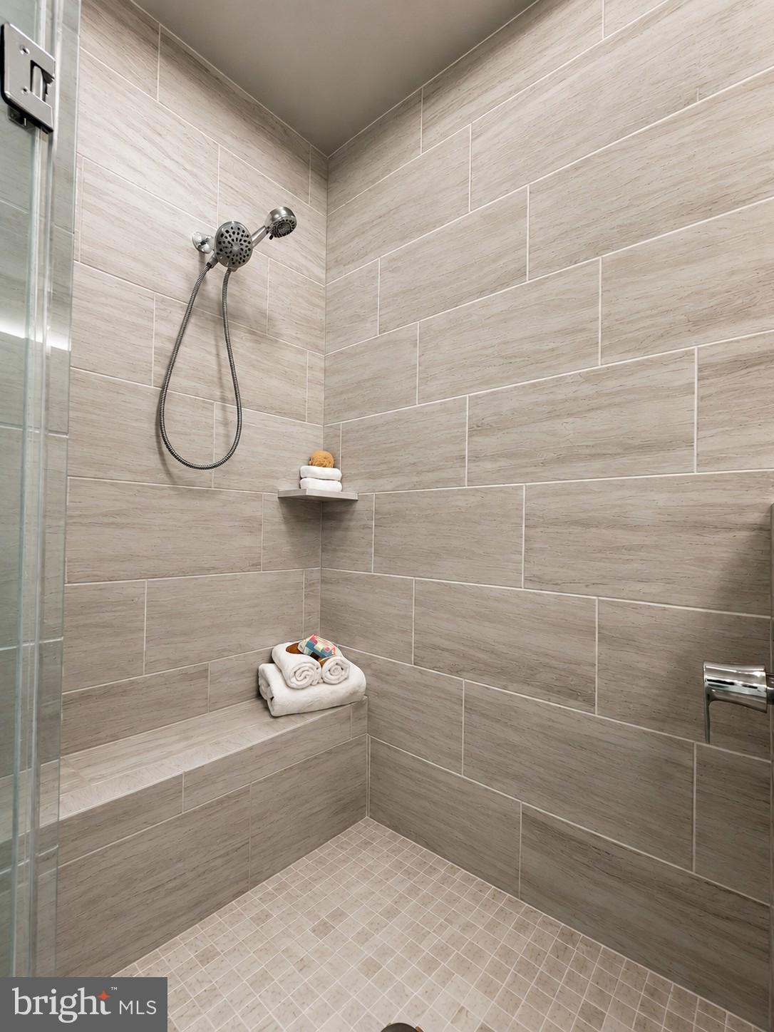 ENCLAVE AT FAIR LAKES - Residential