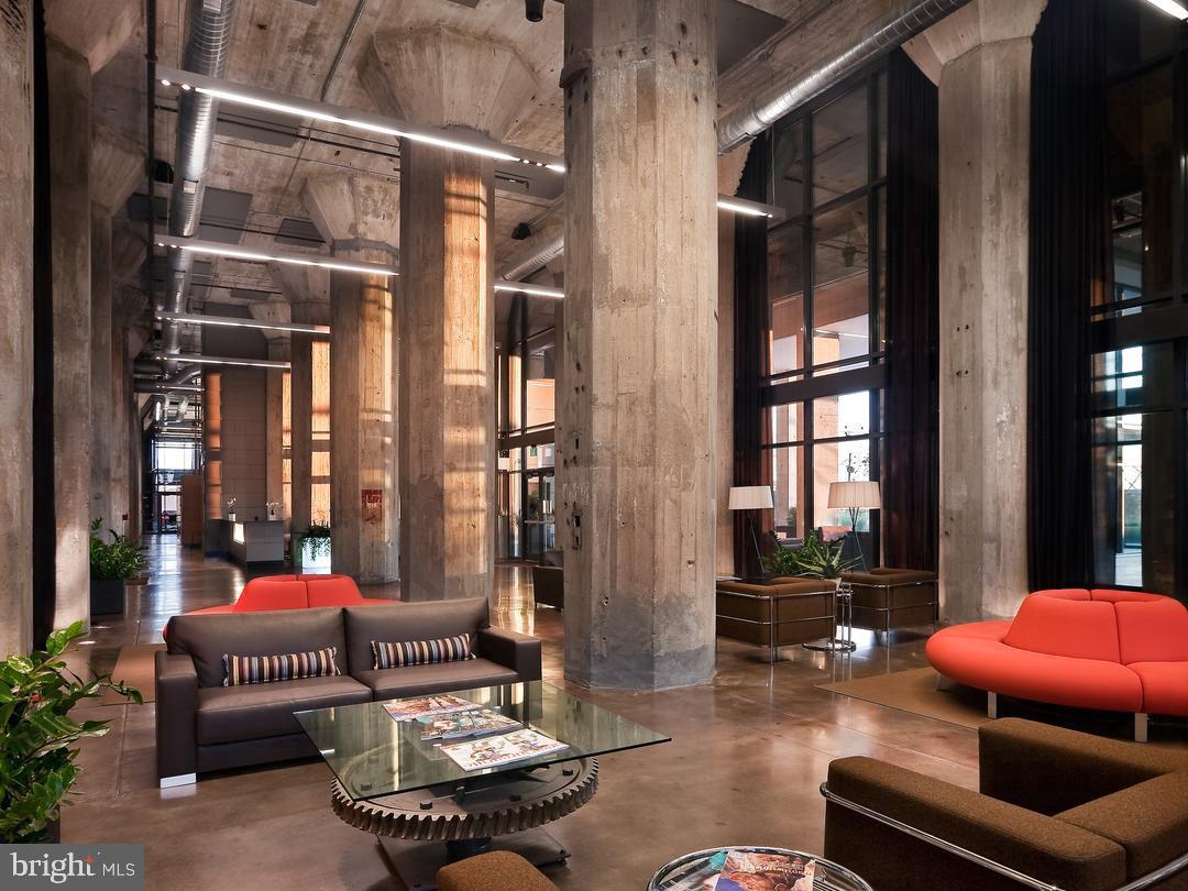 LOCUST POINT - Residential