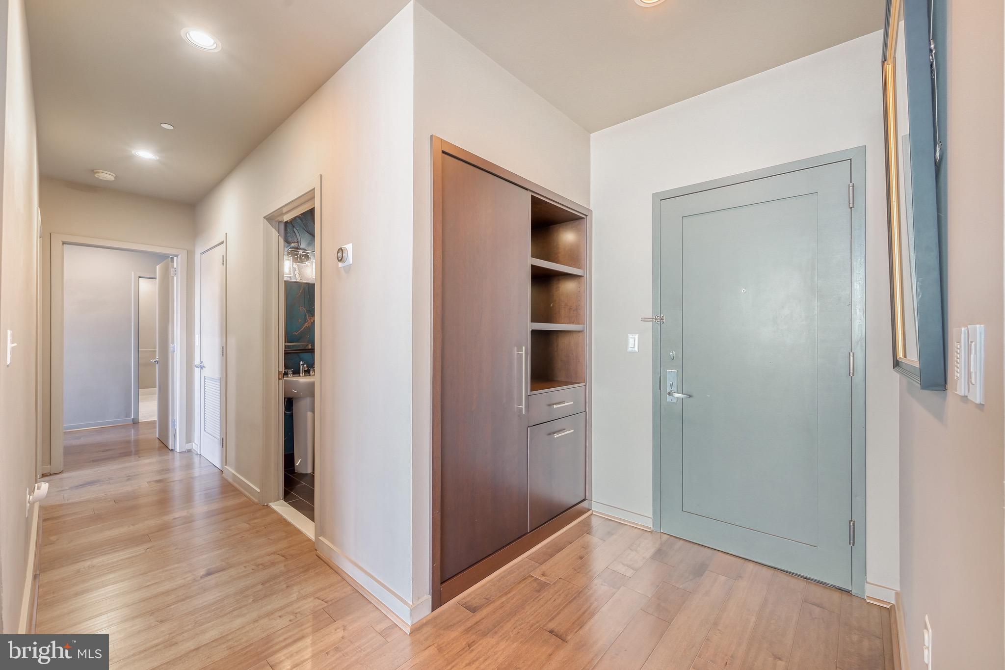 LOCUST POINT - Residential