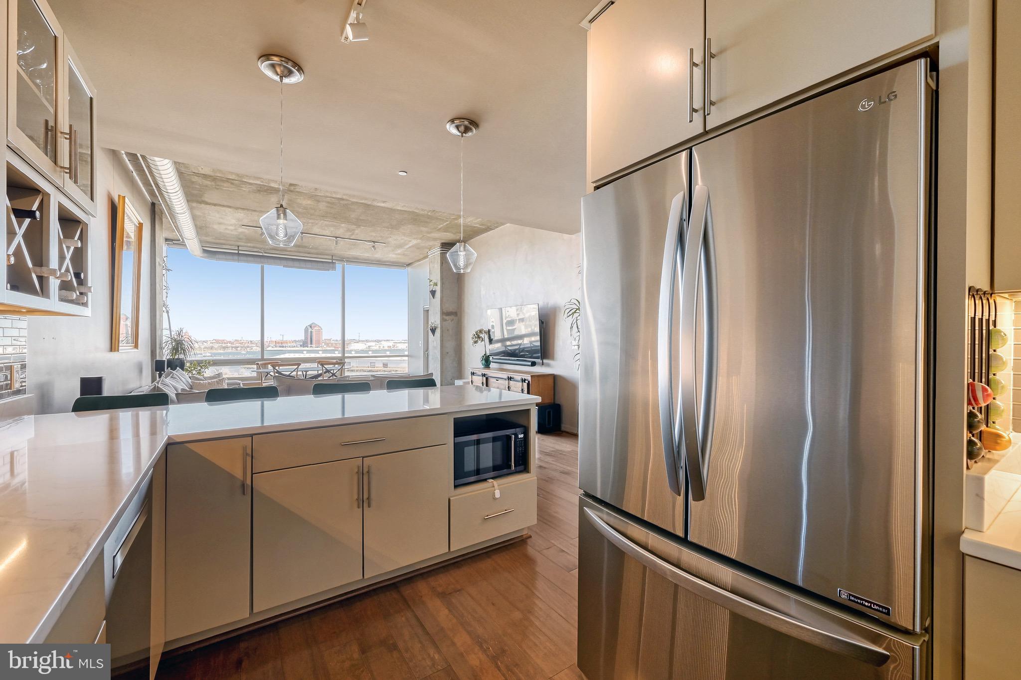 LOCUST POINT - Residential