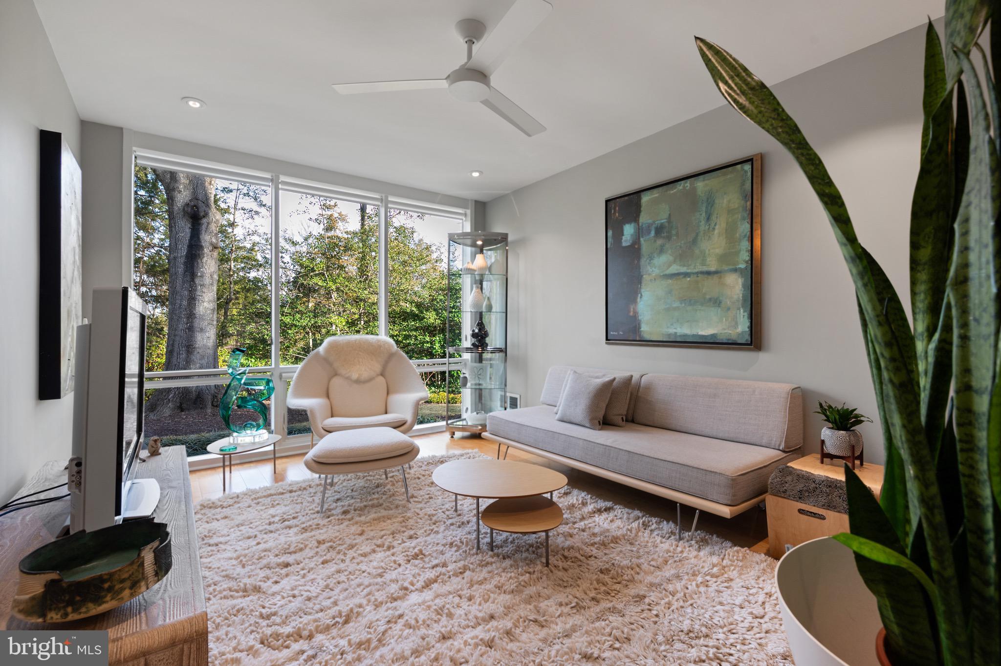 HOLLIN HILLS - Residential