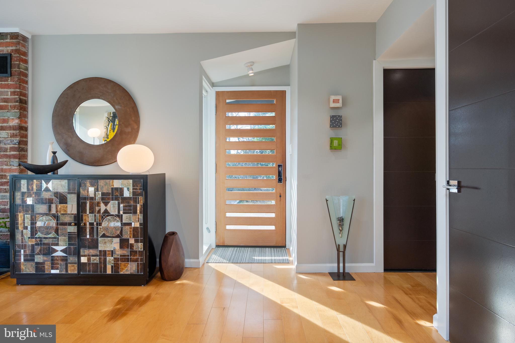 HOLLIN HILLS - Residential