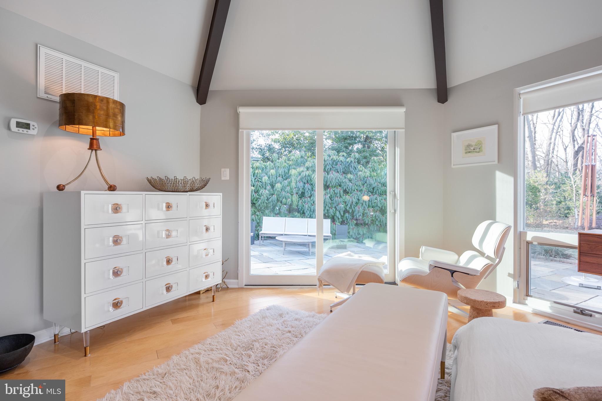 HOLLIN HILLS - Residential
