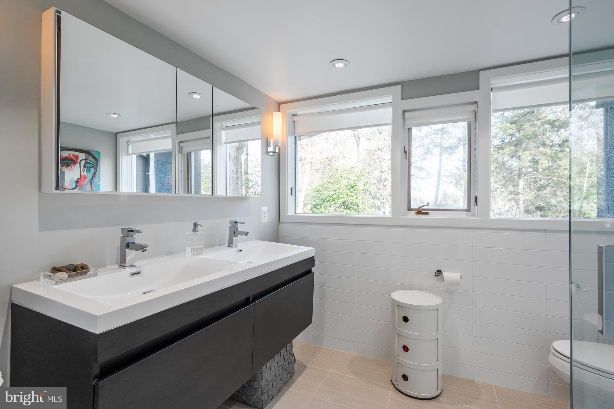 HOLLIN HILLS - Residential