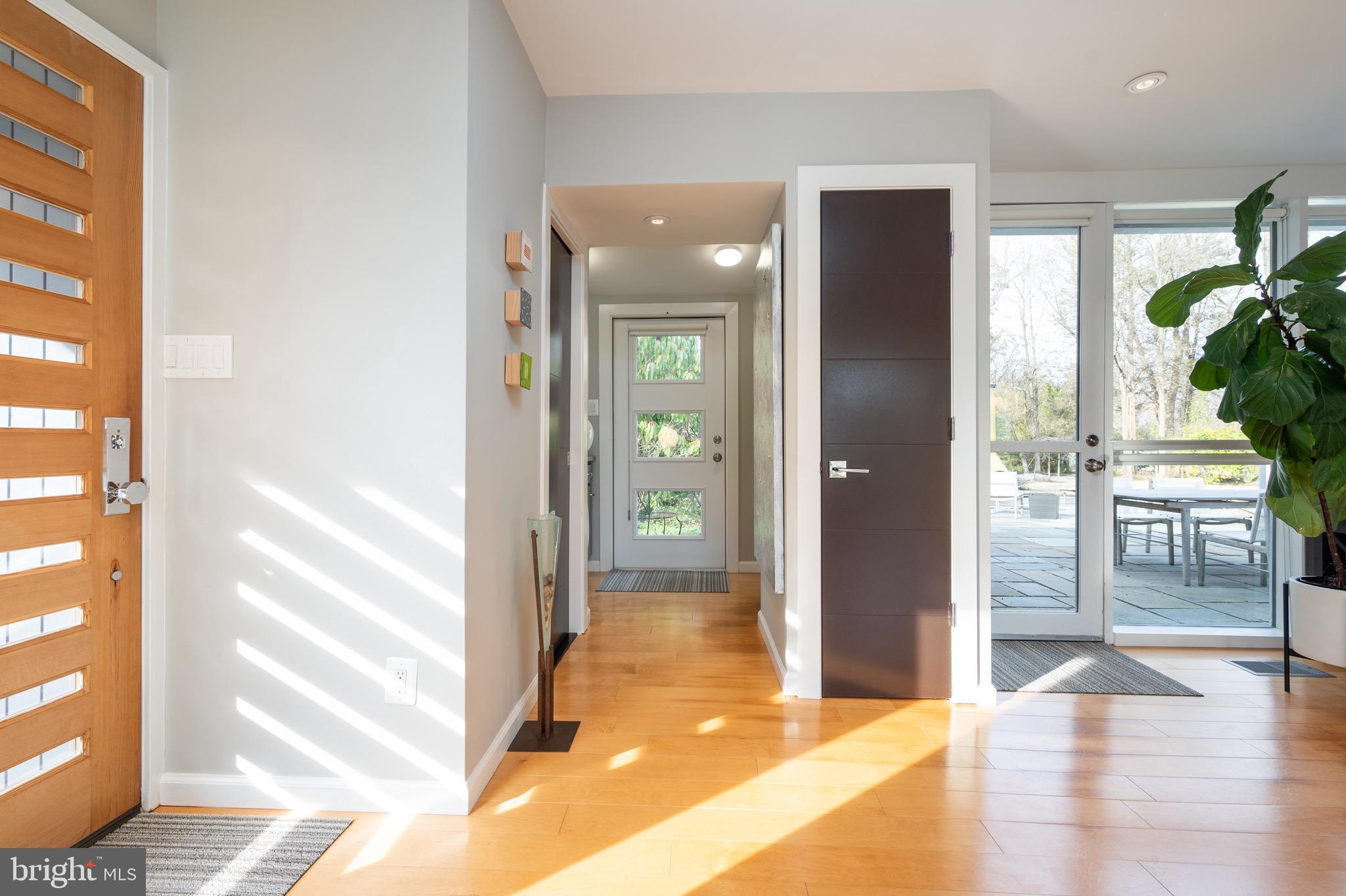 HOLLIN HILLS - Residential