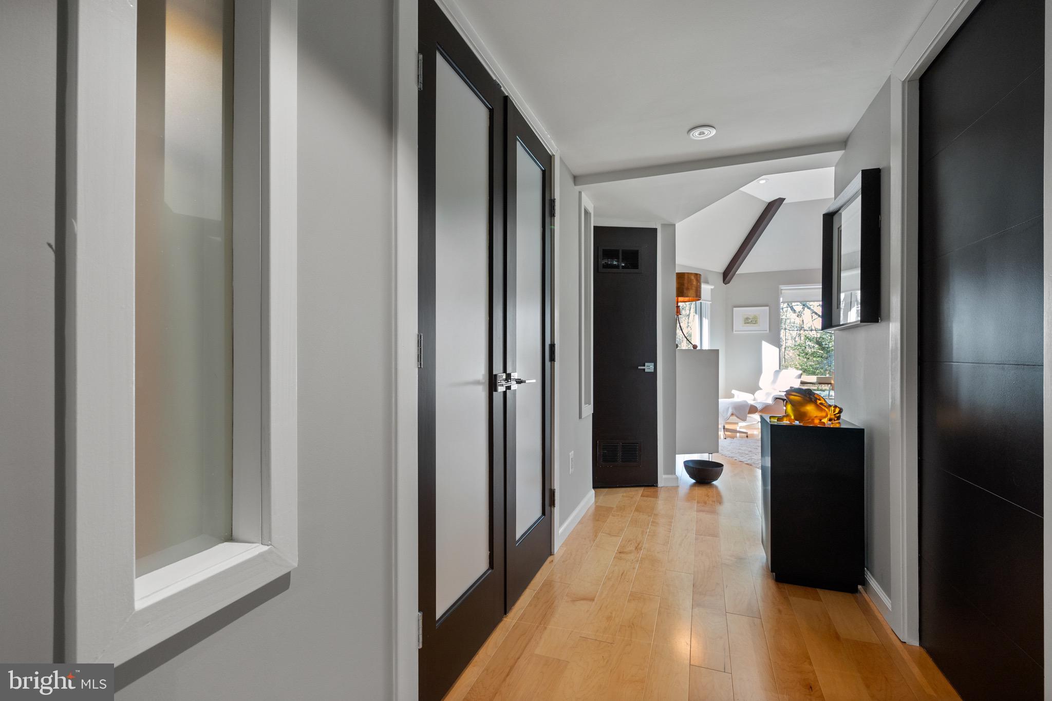 HOLLIN HILLS - Residential
