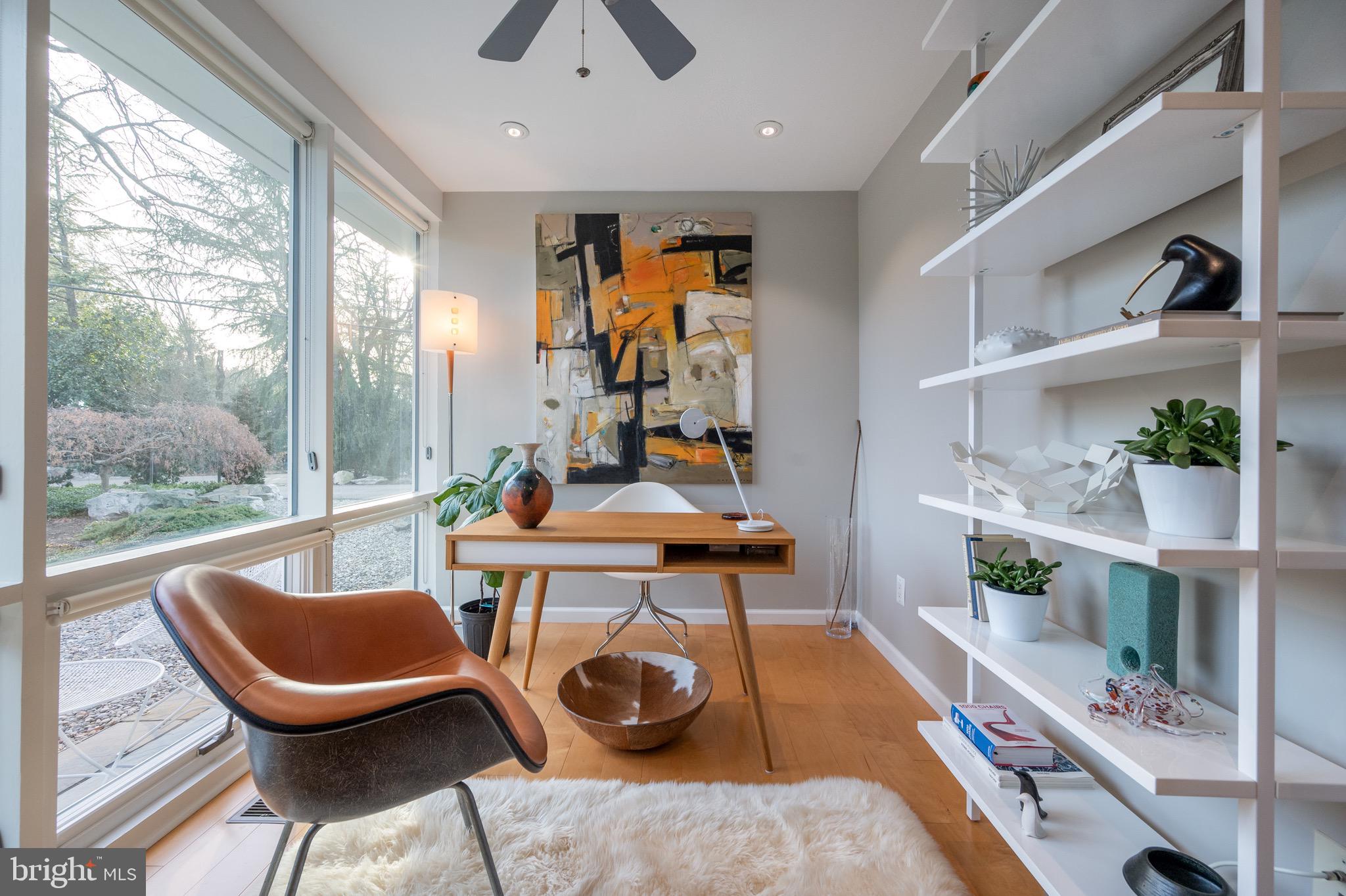 HOLLIN HILLS - Residential