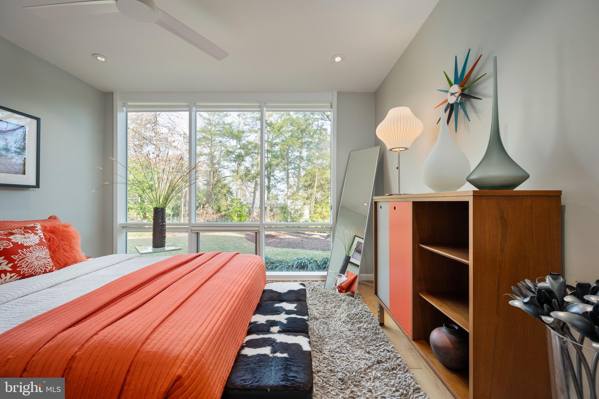 HOLLIN HILLS - Residential