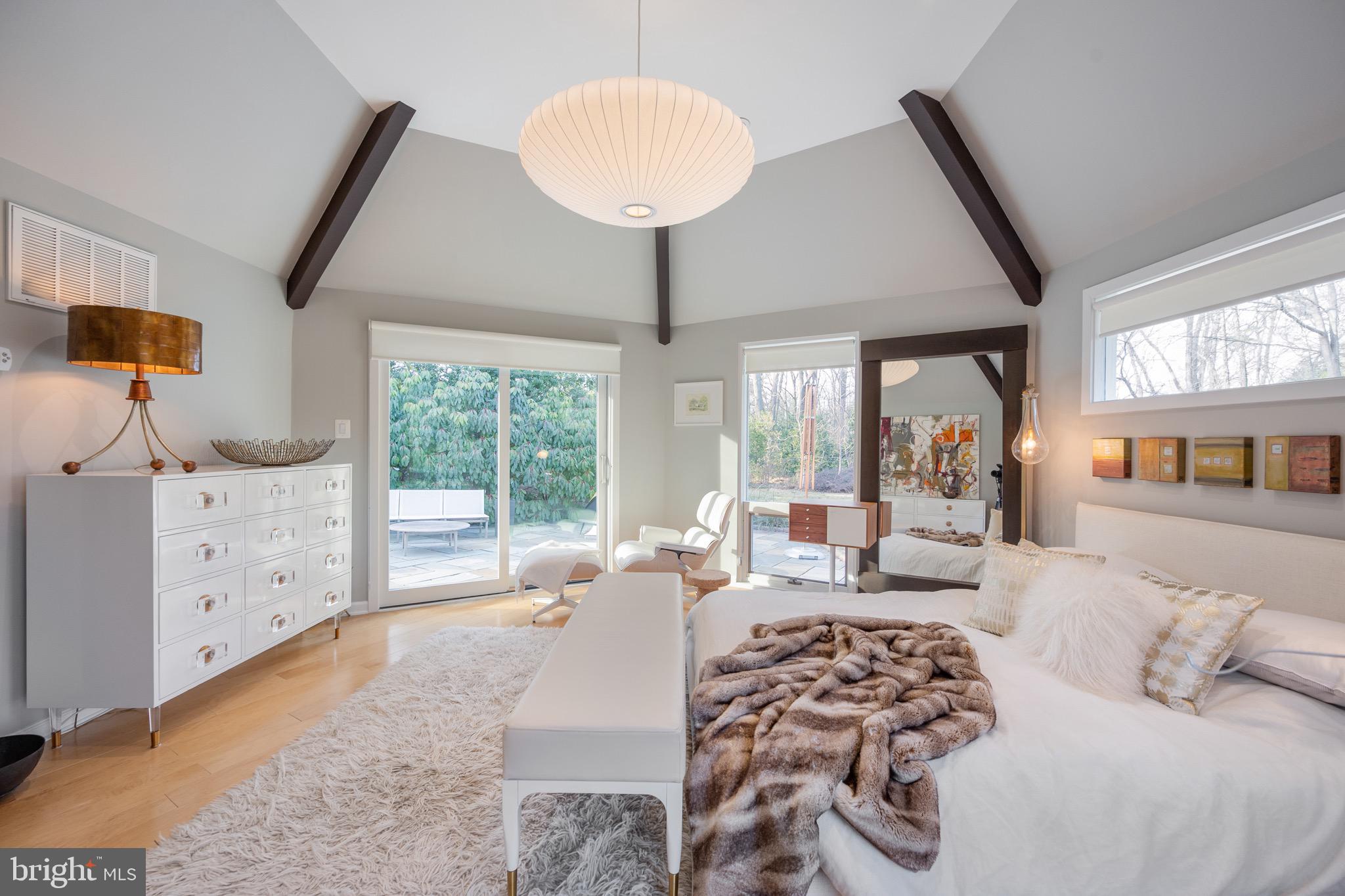 HOLLIN HILLS - Residential