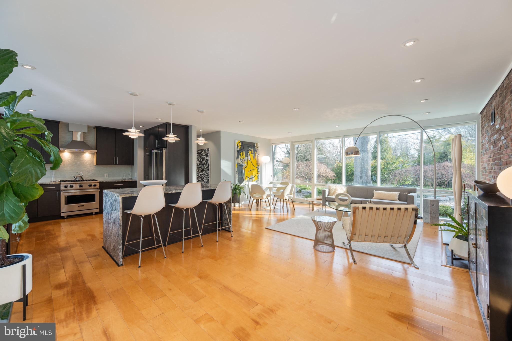 HOLLIN HILLS - Residential