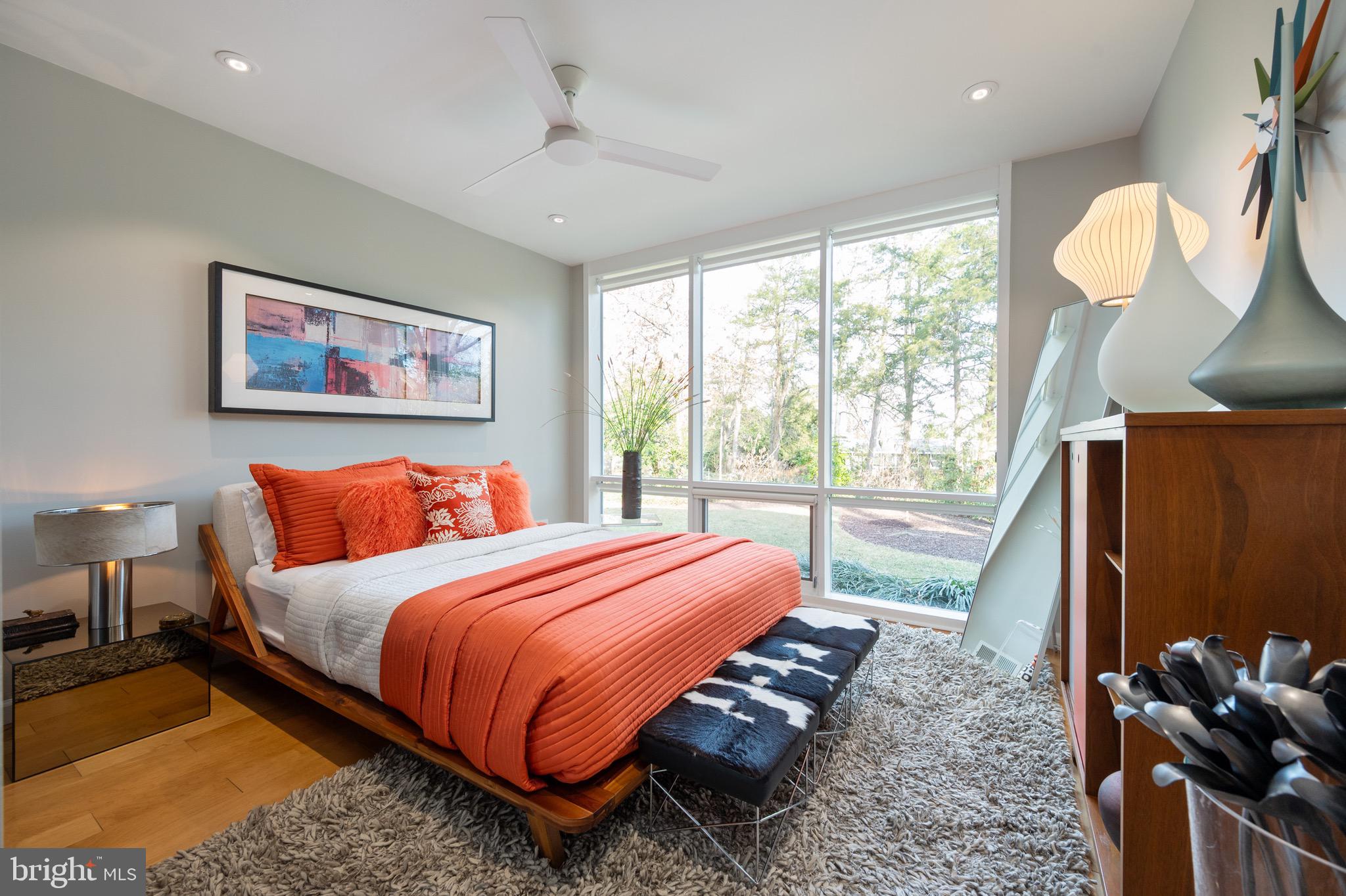 HOLLIN HILLS - Residential