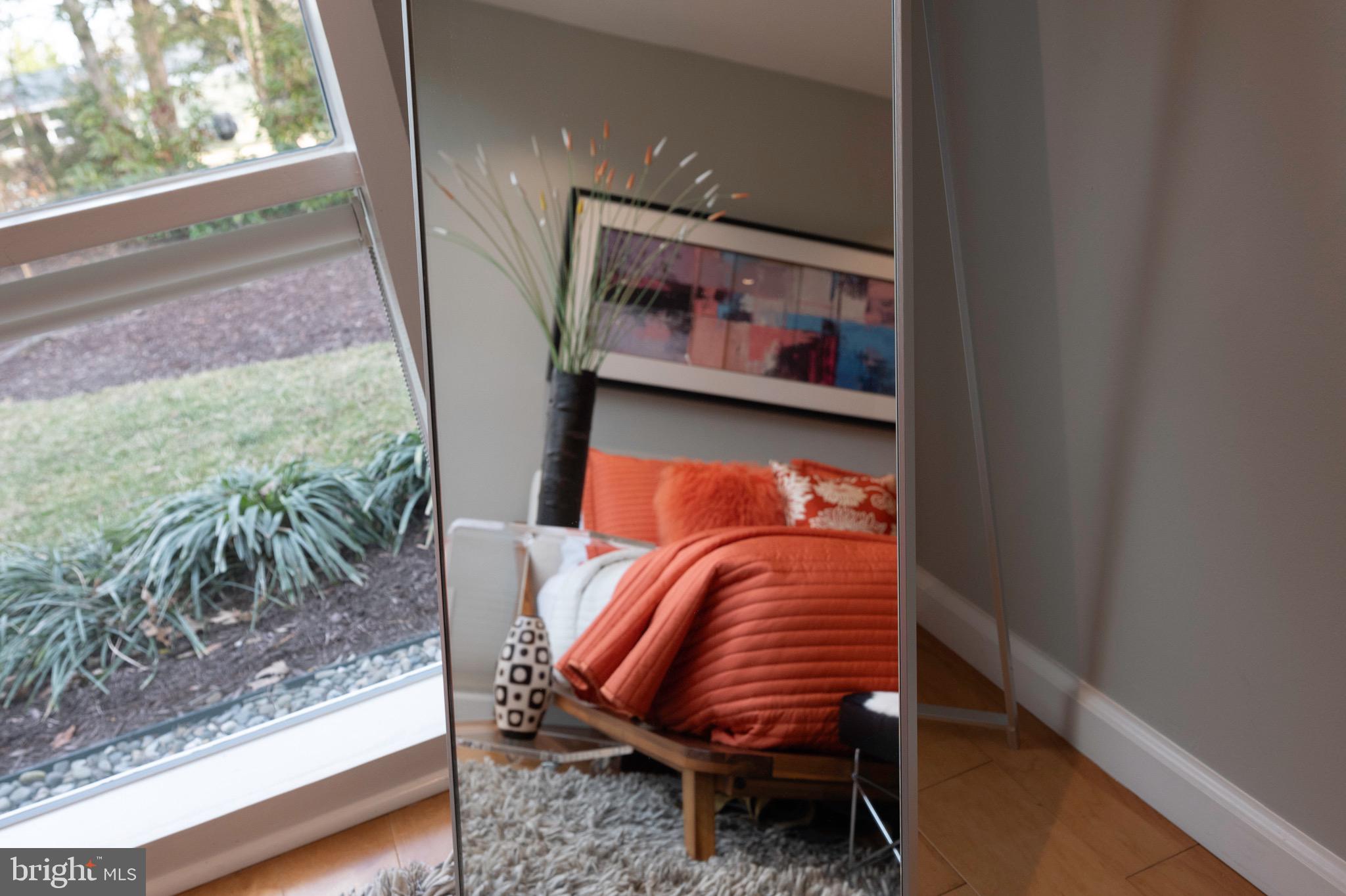 HOLLIN HILLS - Residential