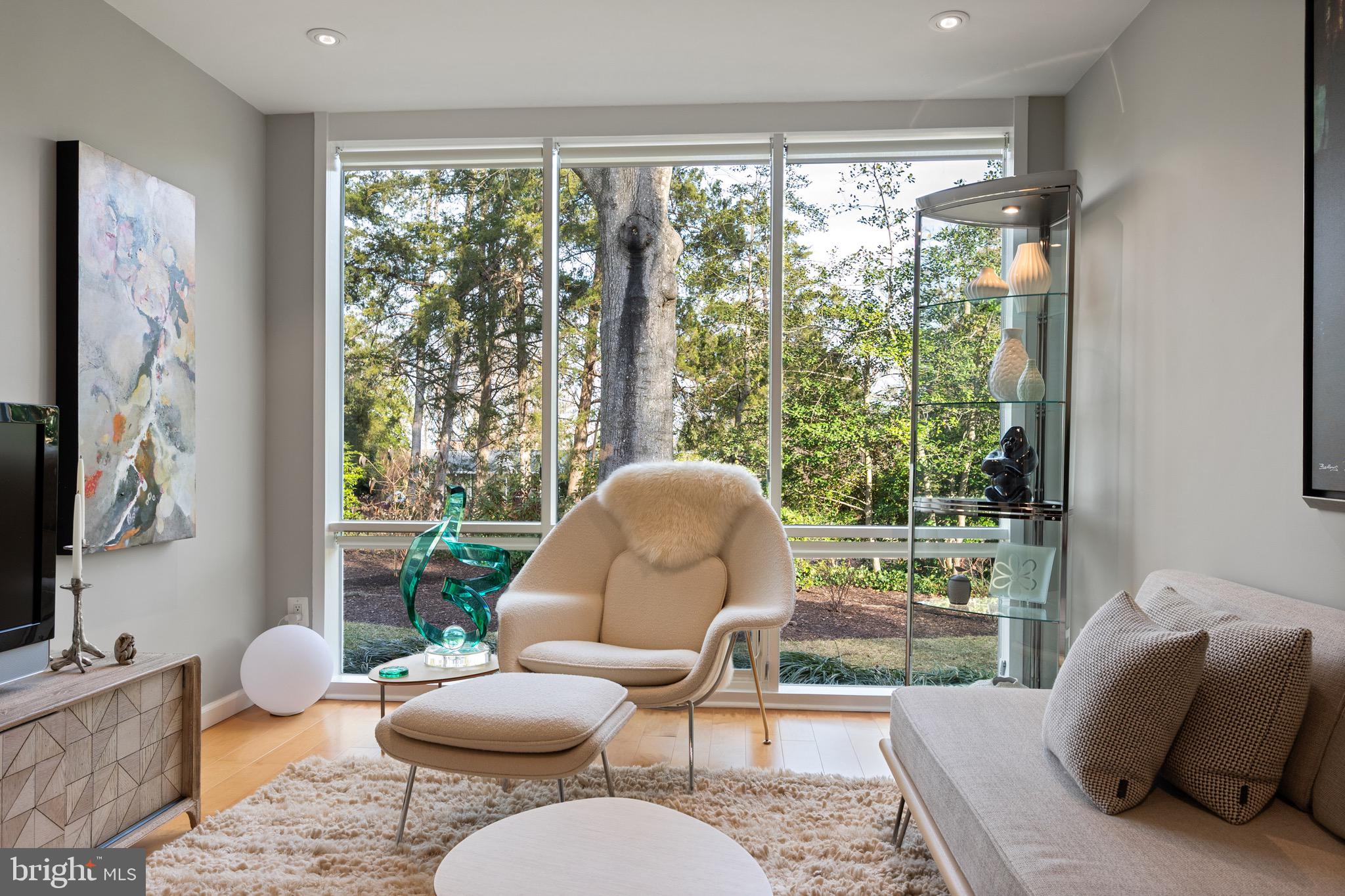 HOLLIN HILLS - Residential