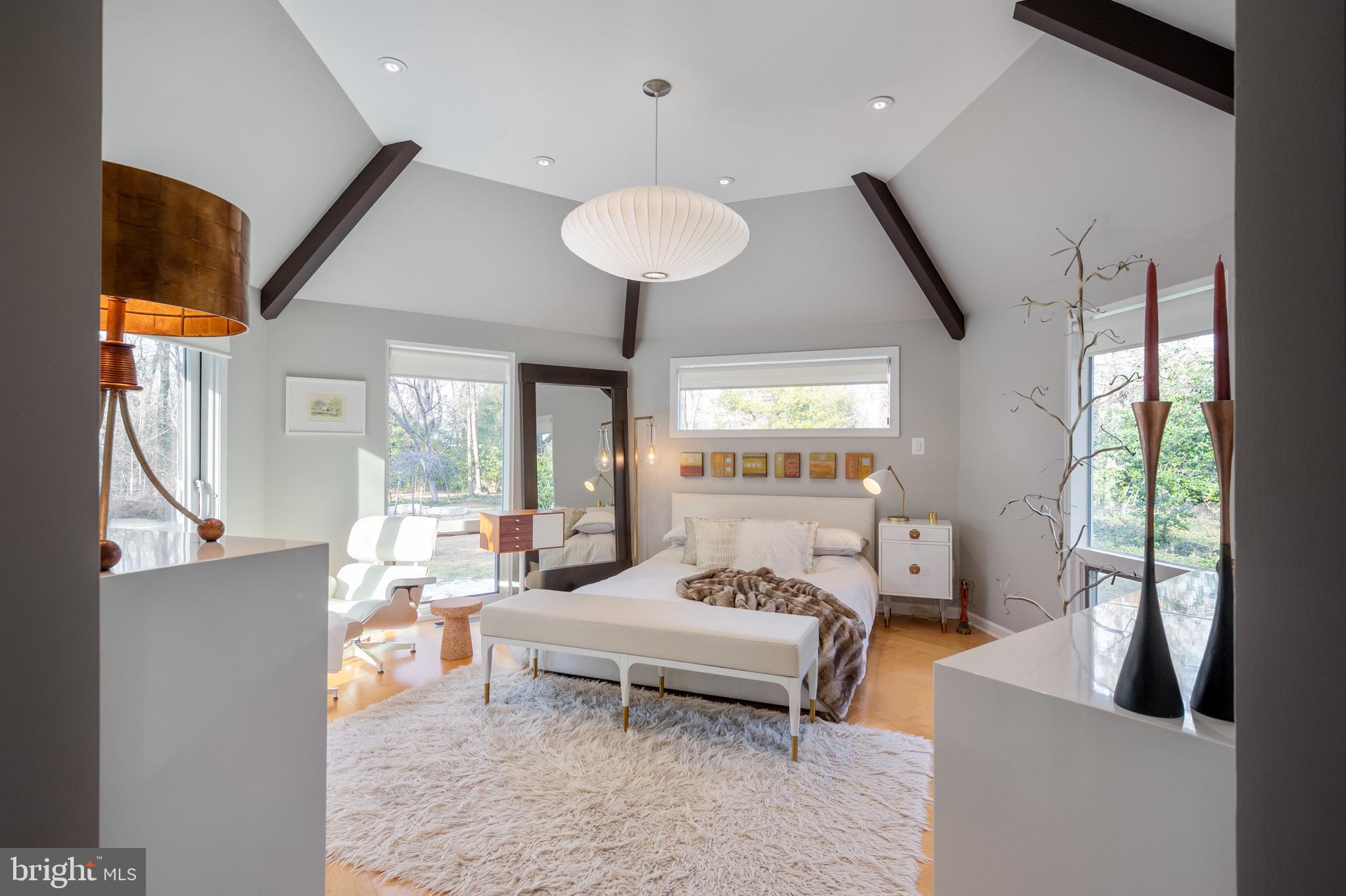 HOLLIN HILLS - Residential