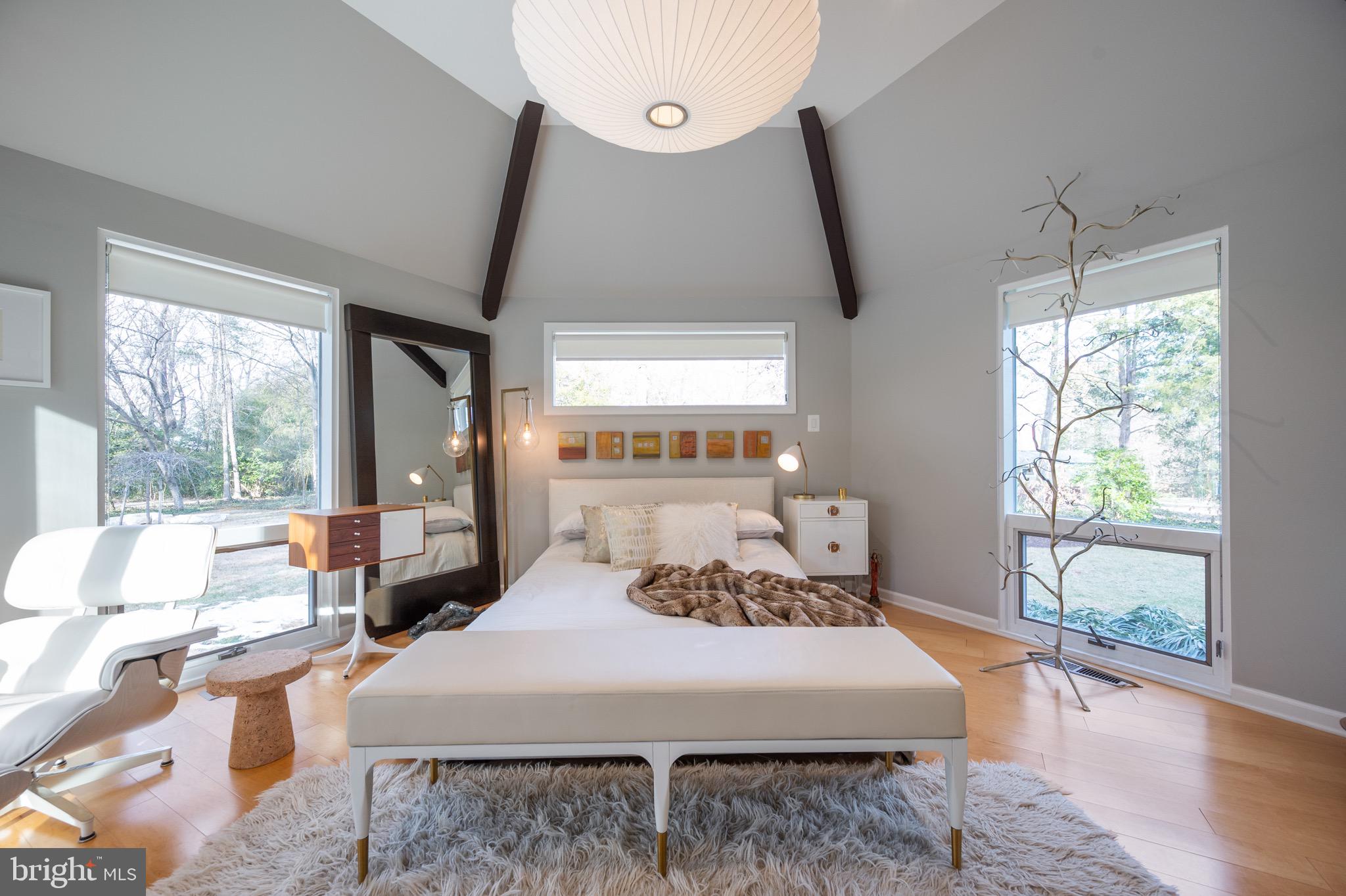 HOLLIN HILLS - Residential