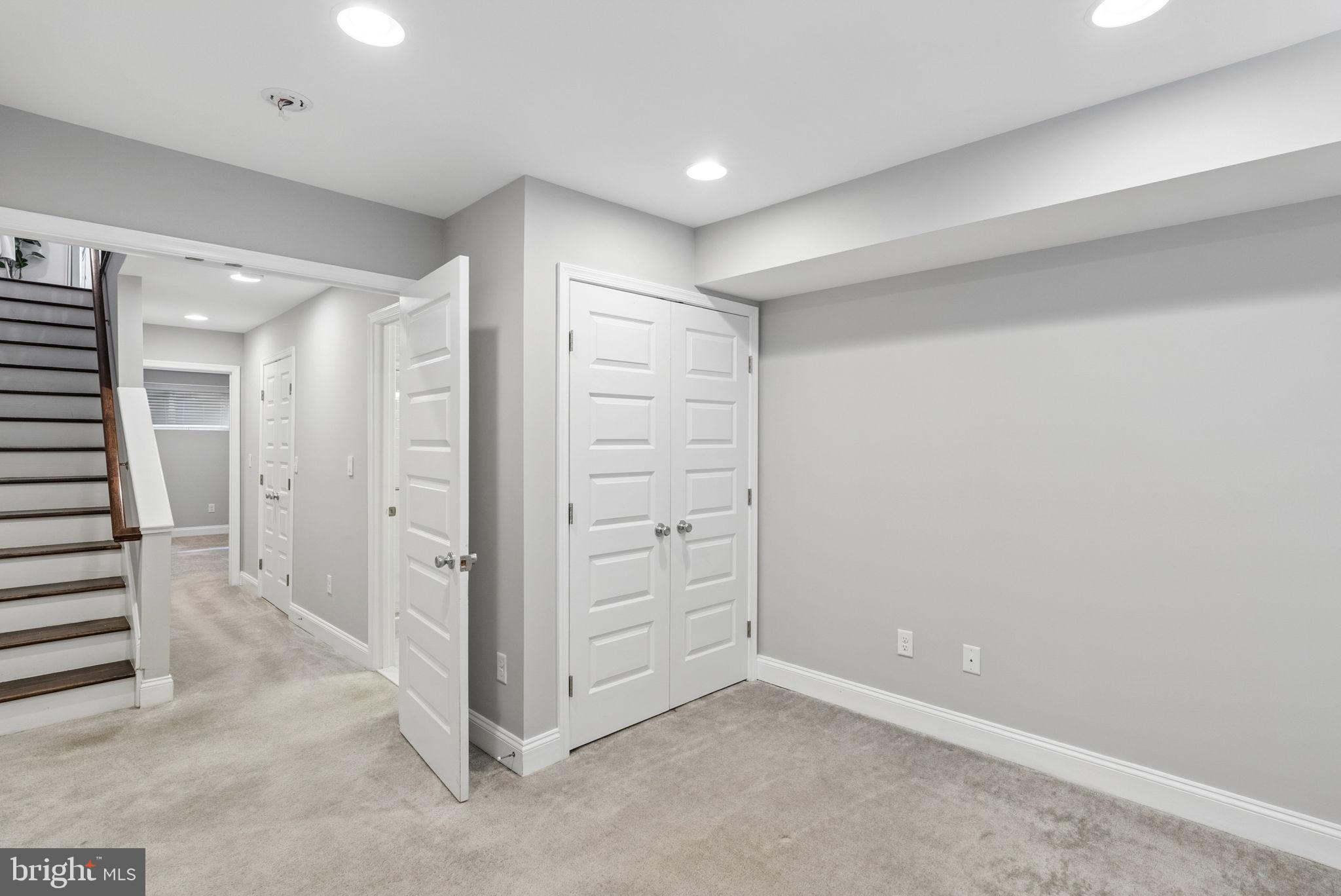 HIGHLANDTOWN - Residential