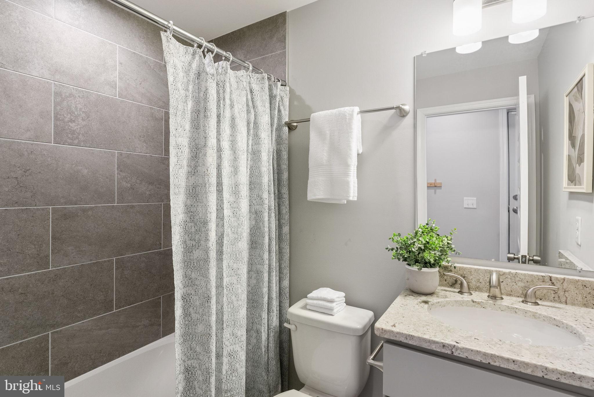 HIGHLANDTOWN - Residential