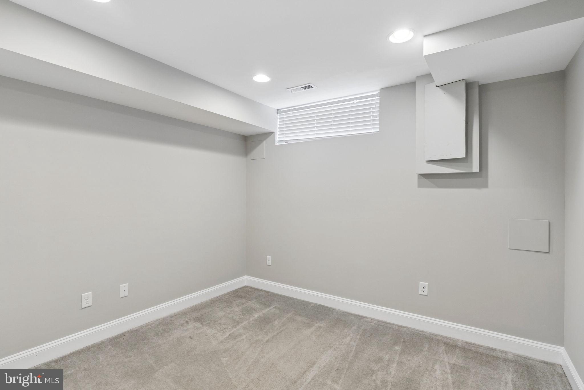 HIGHLANDTOWN - Residential