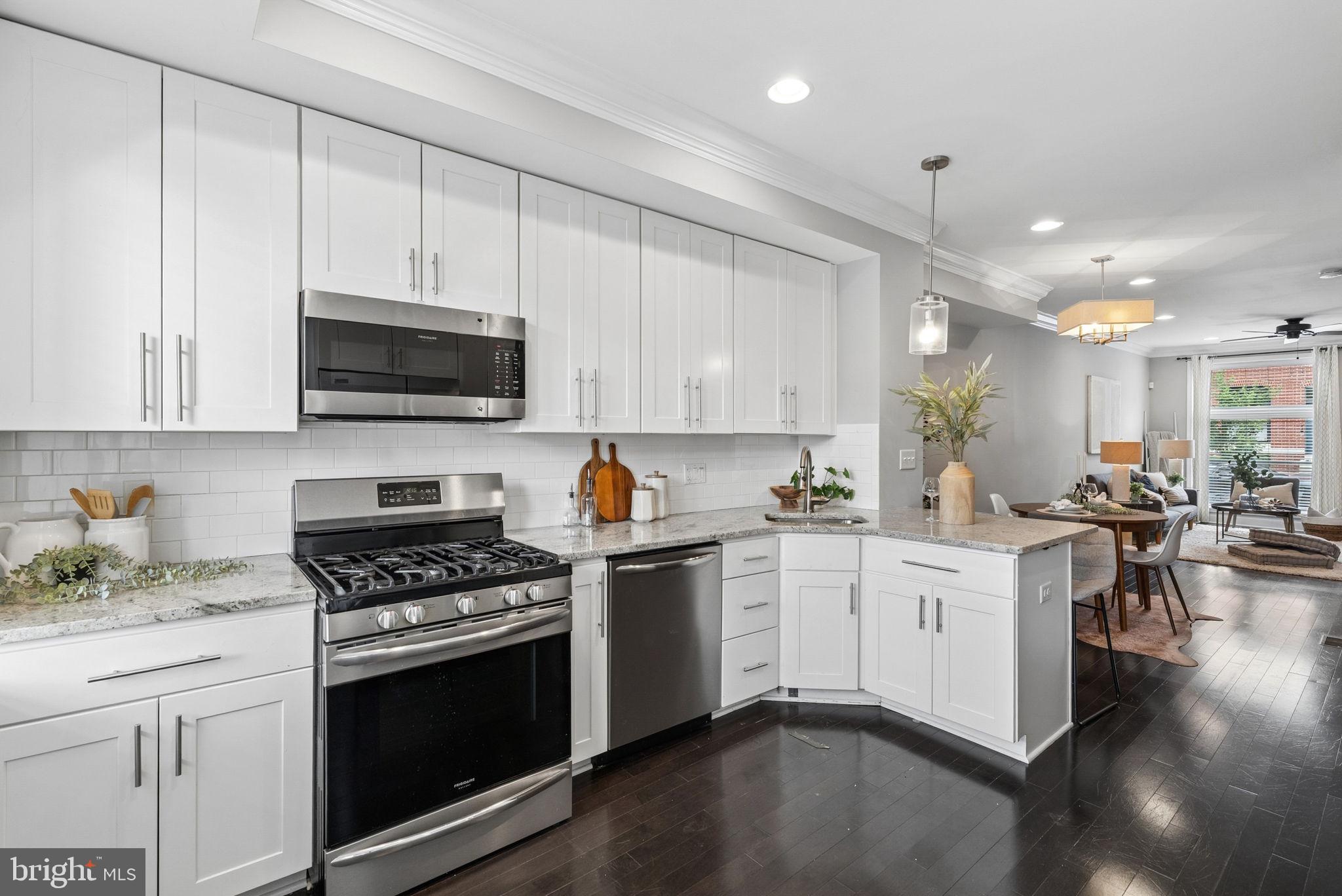 HIGHLANDTOWN - Residential