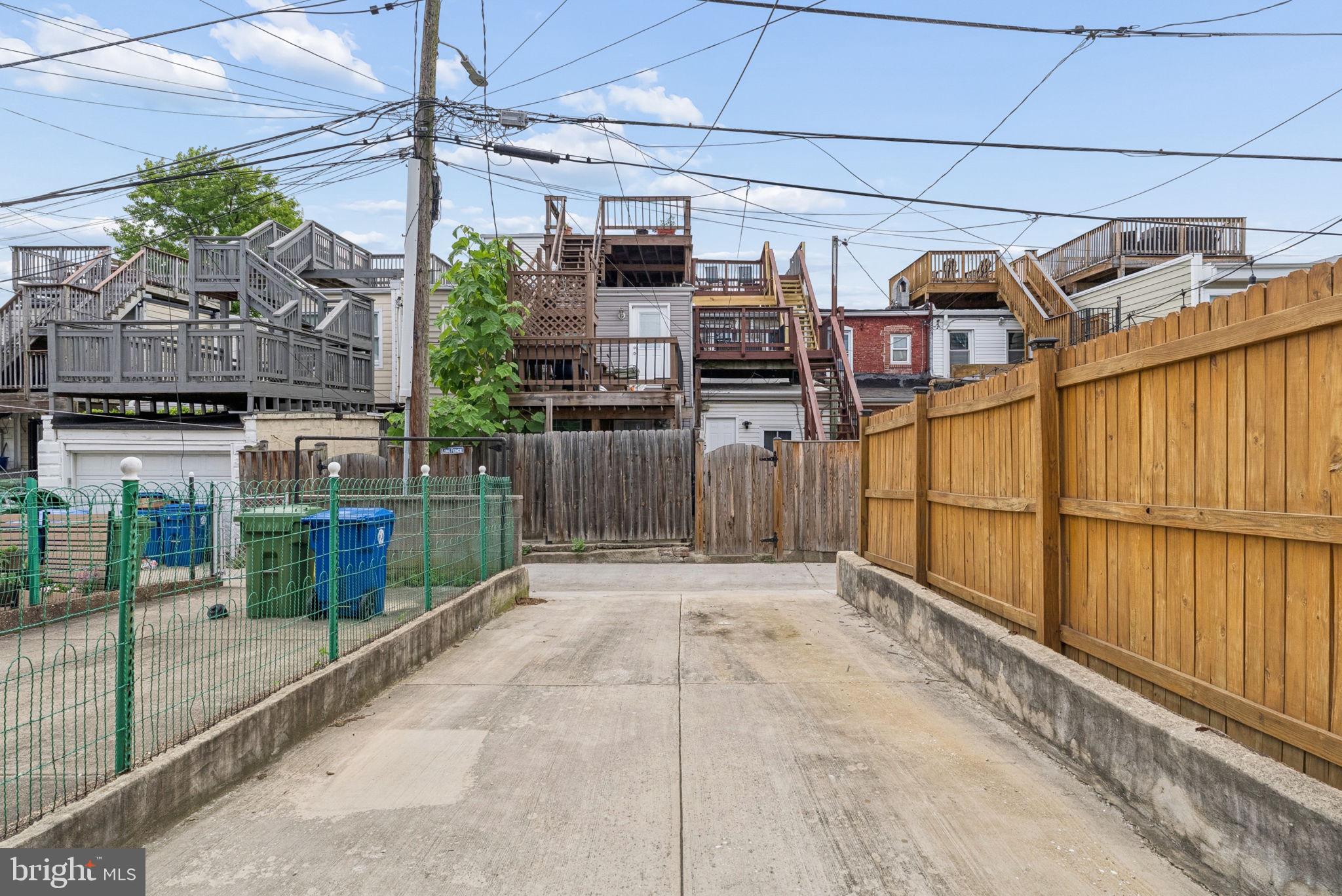 HIGHLANDTOWN - Residential