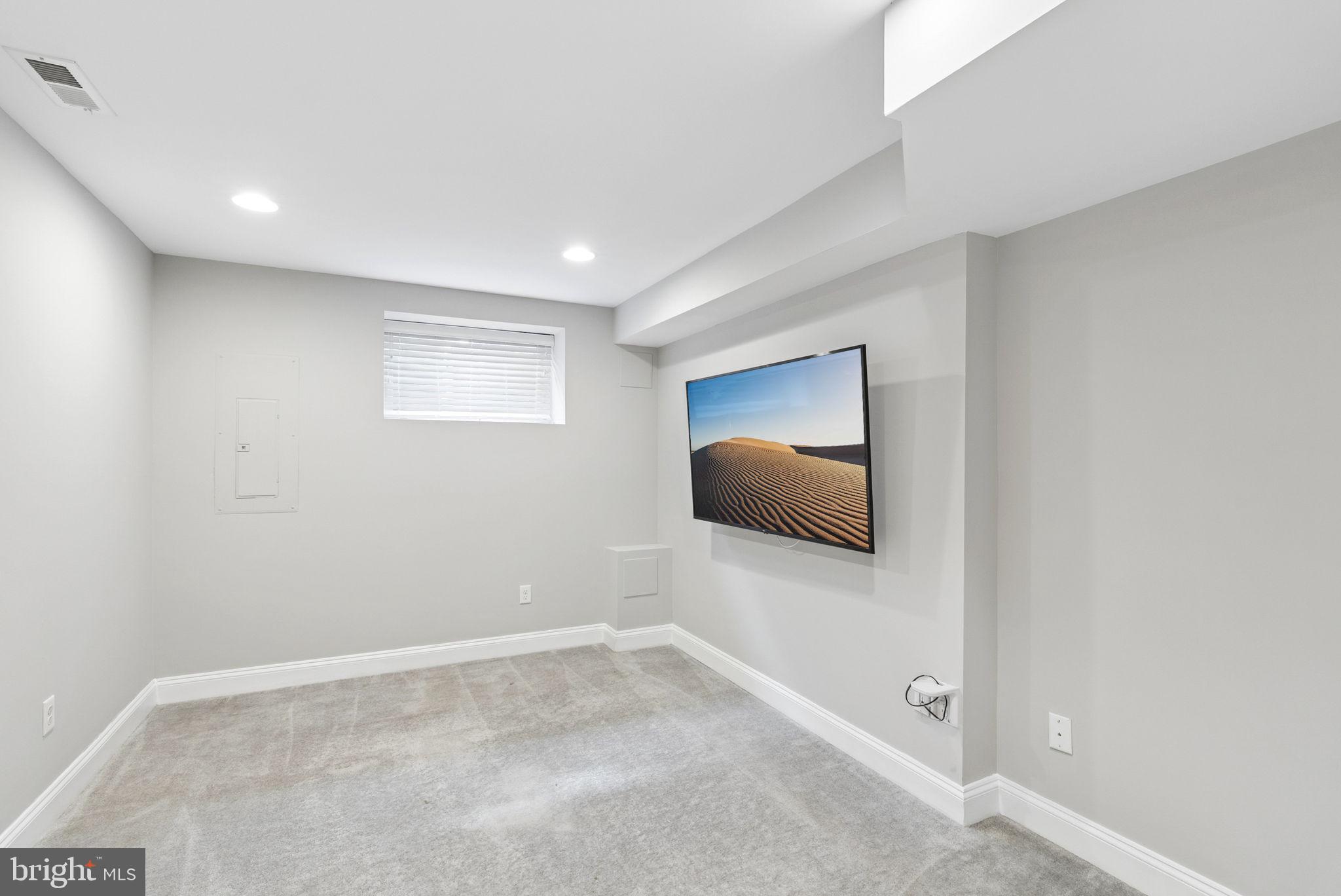 HIGHLANDTOWN - Residential