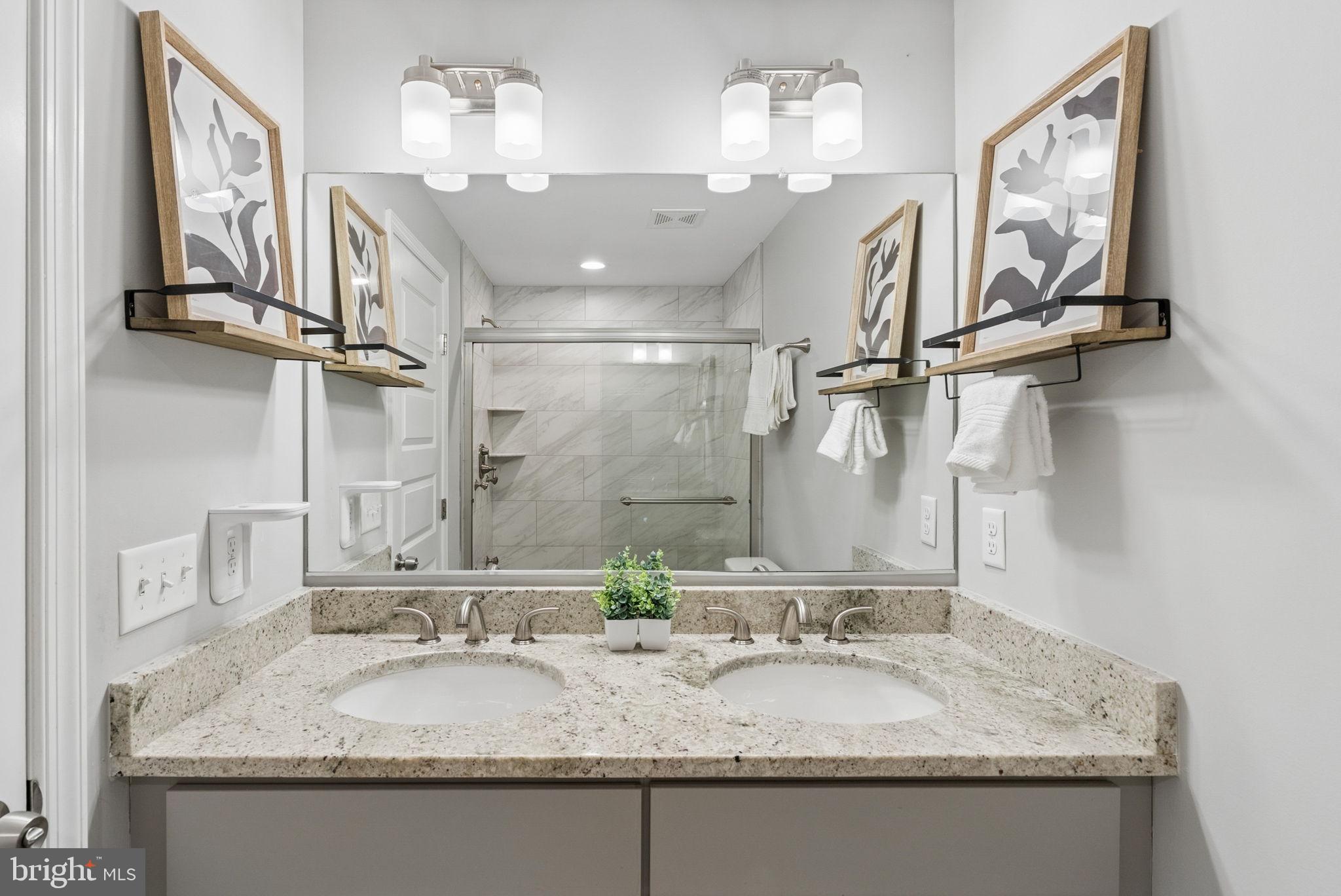 HIGHLANDTOWN - Residential