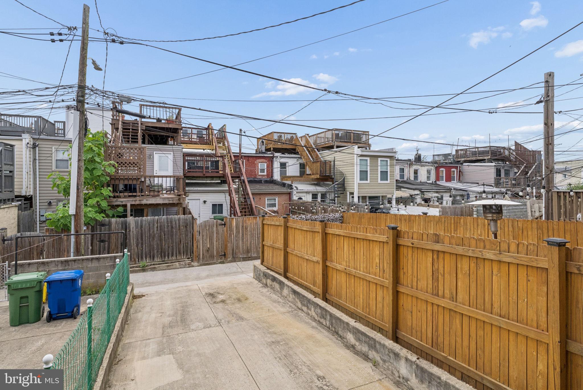 HIGHLANDTOWN - Residential