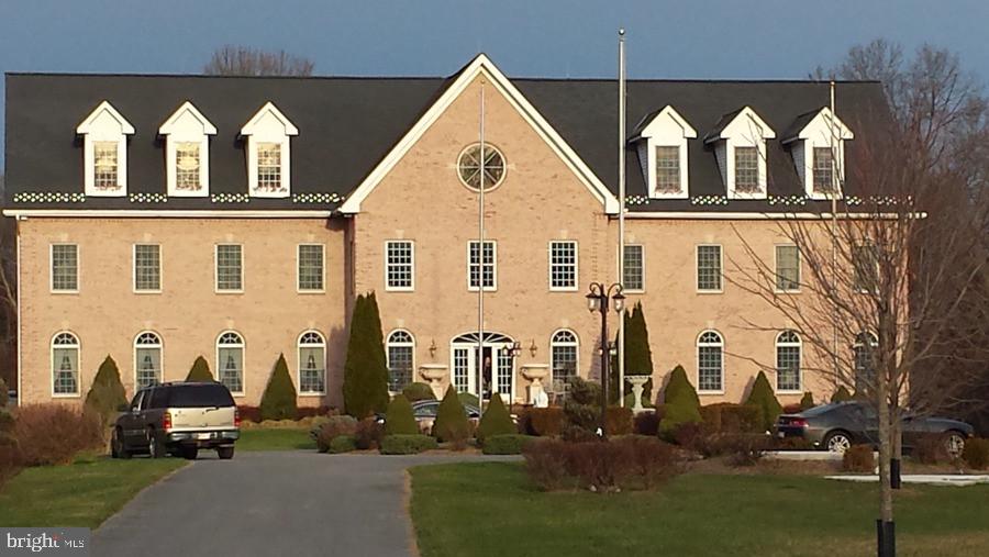 HARLESS MANOR - Residential