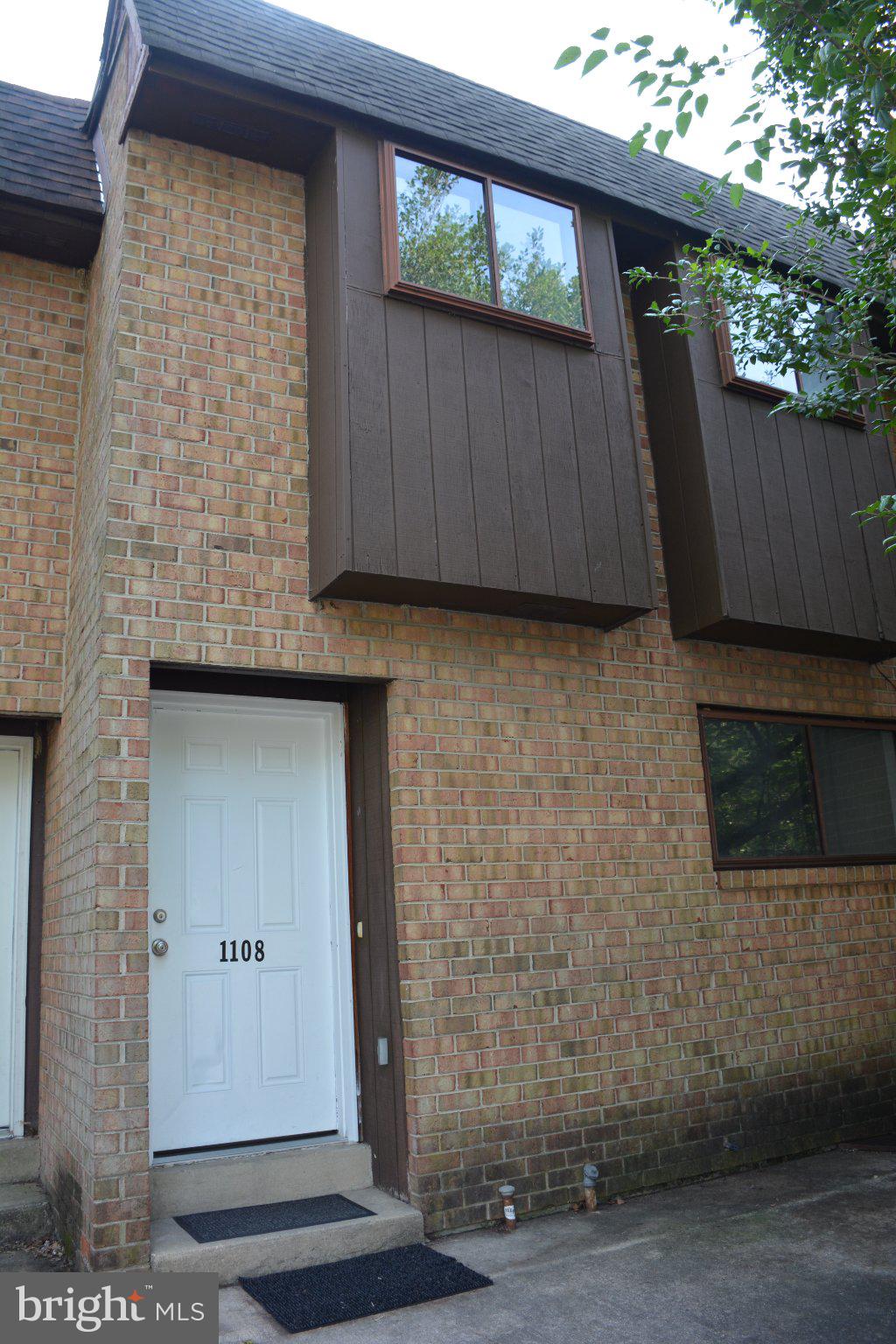 This well-maintained townhome is move-in ready and features three bedrooms and one and one half baths. The first floor features a spacious living room, a large dining room, a contemporary kitchen, and a half bath. On the second level, you will find a large master bedroom with access to an adjoining full bath that is also accessible from the hallway, and two additional bedrooms. 

Extremely convenient location, close to the UD campus and many other of the Newark landmarks. Come and make it your home or your cash cow investment.