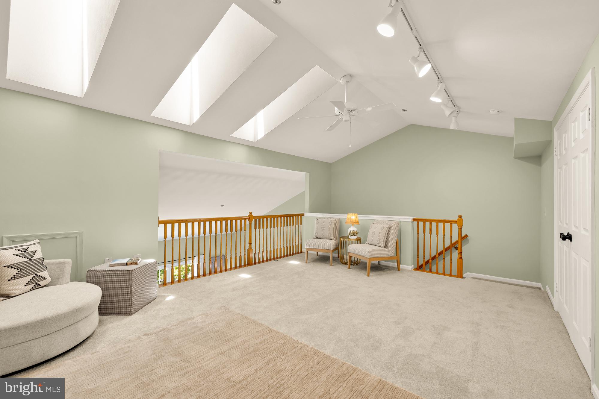 WOODSIDE - Residential
