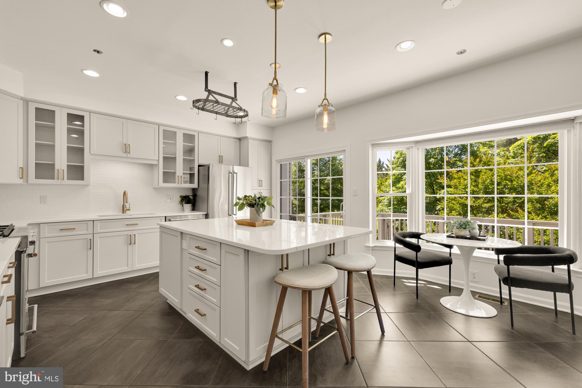 WOODSIDE - Residential
