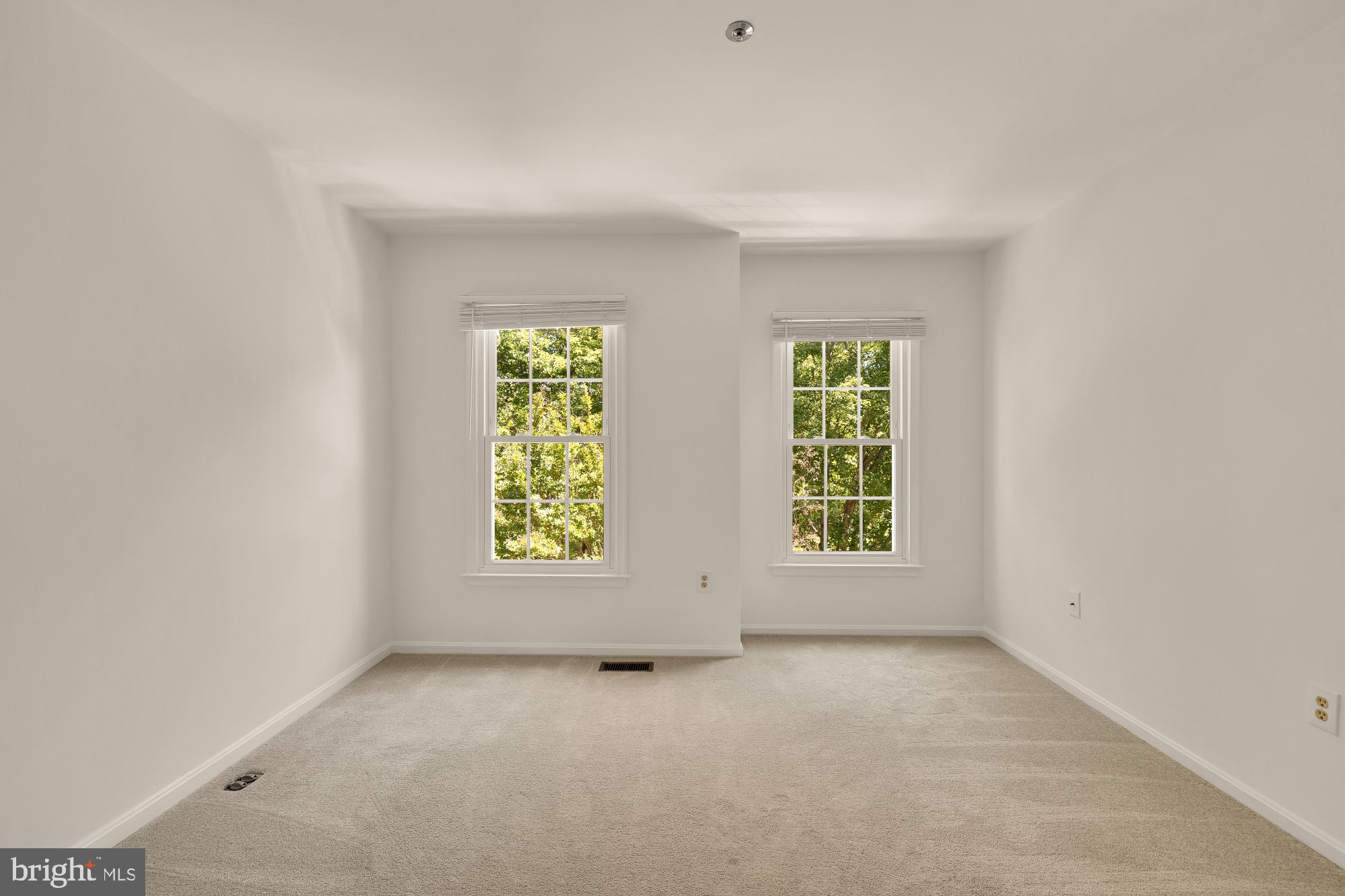 WOODSIDE - Residential