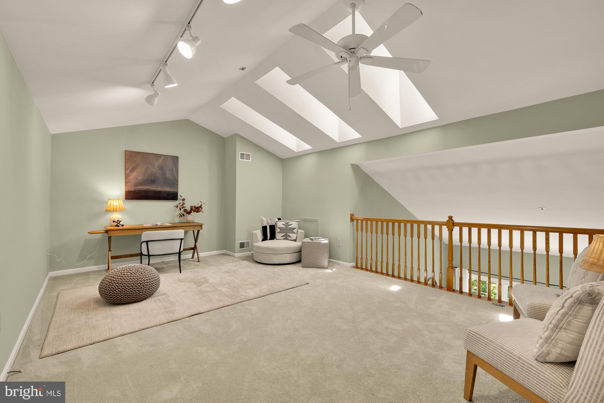 WOODSIDE - Residential