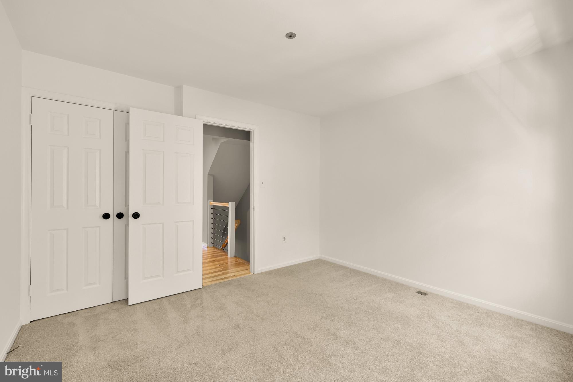WOODSIDE - Residential