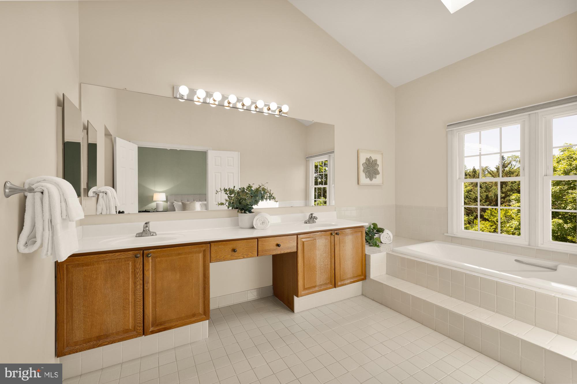 WOODSIDE - Residential