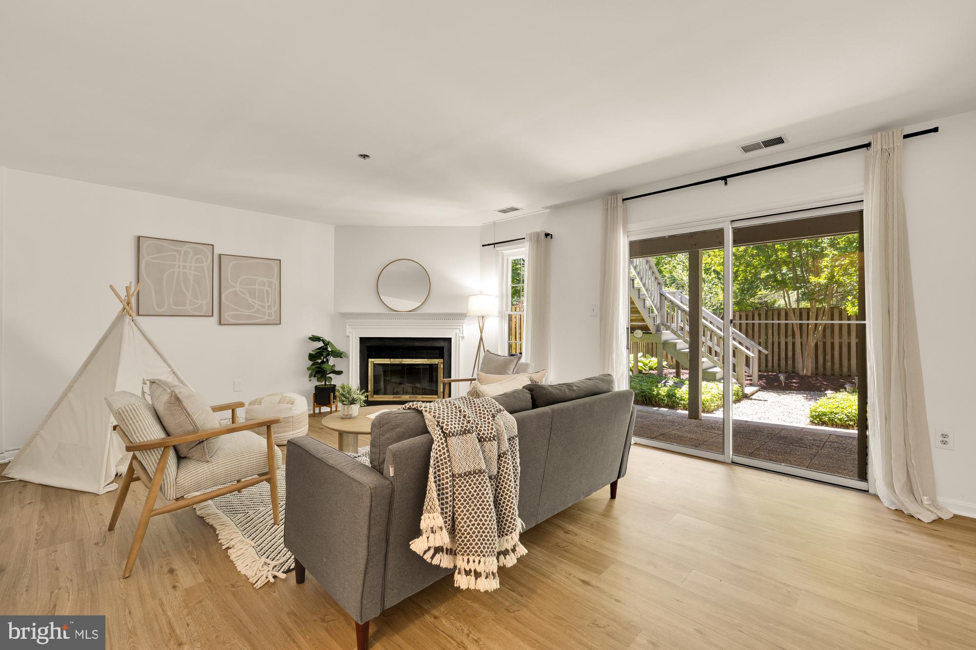 WOODSIDE - Residential